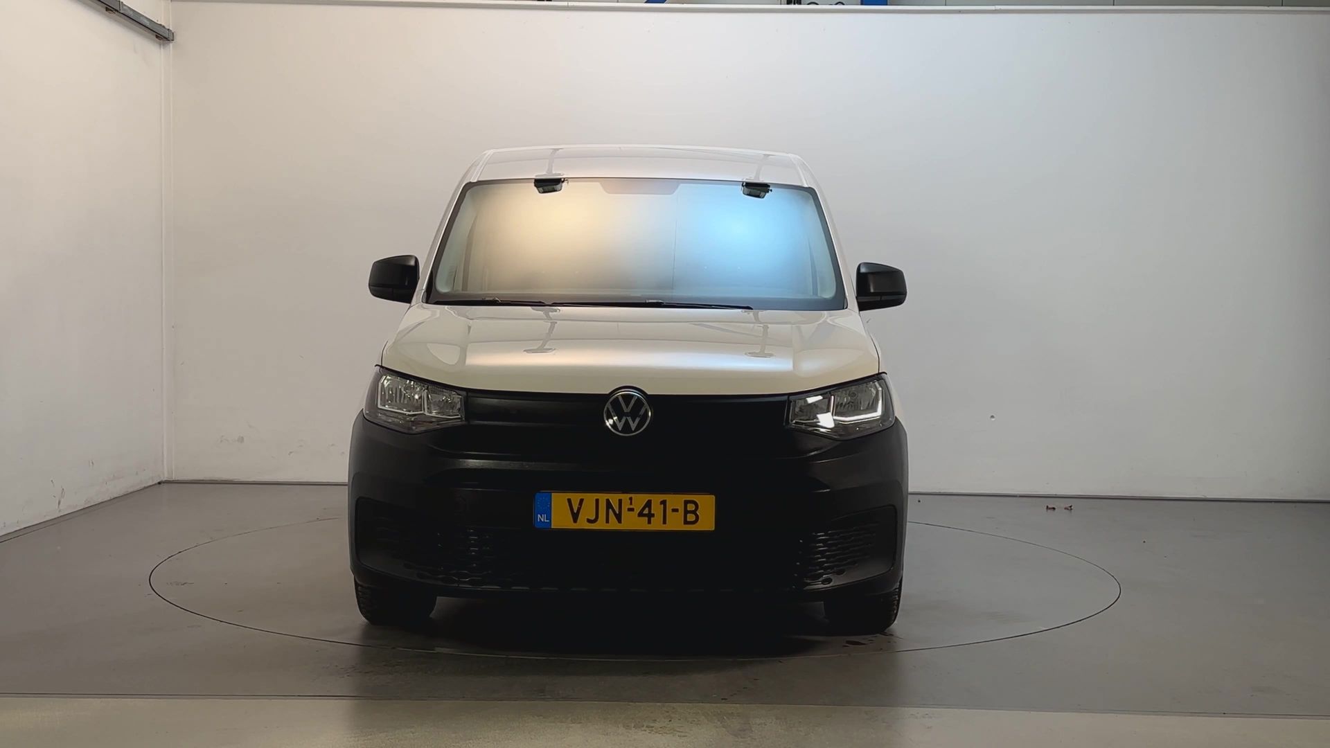 Foto van Volkswagen Caddy Modified Partition Wall