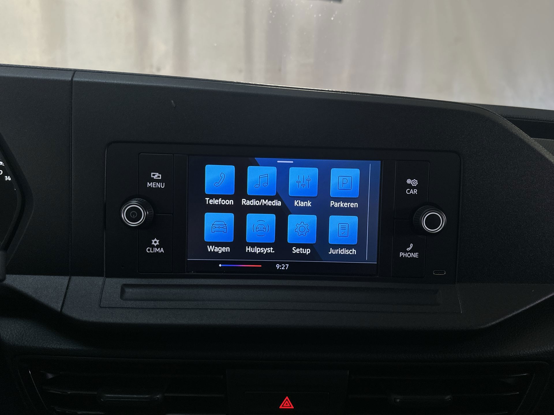 Foto van Volkswagen Caddy Modified Partition Wall