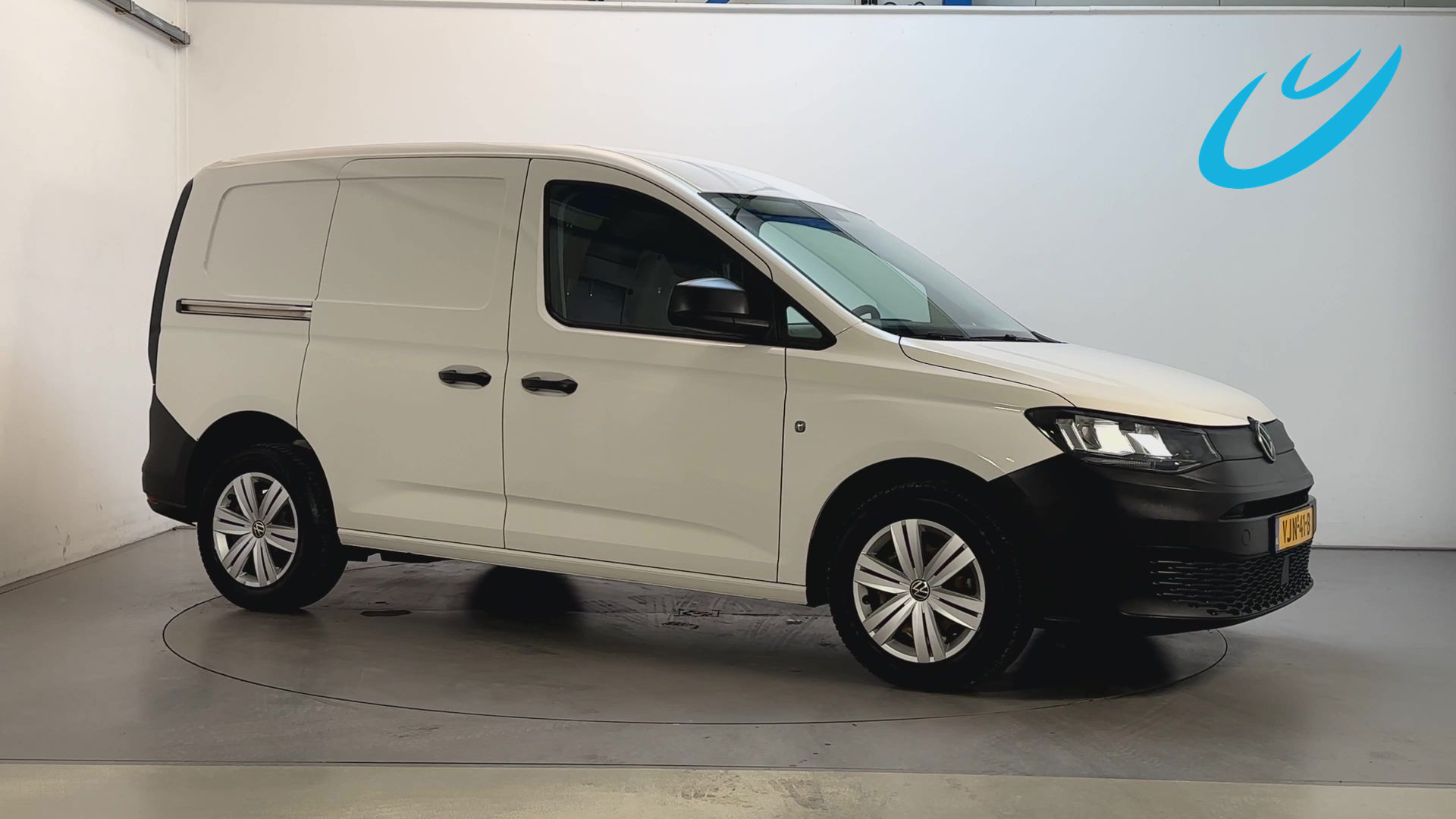 Volkswagen Caddy Modified Partition Wall 2.0 TDI Parkeersensoren Airco 2021 - voorkant