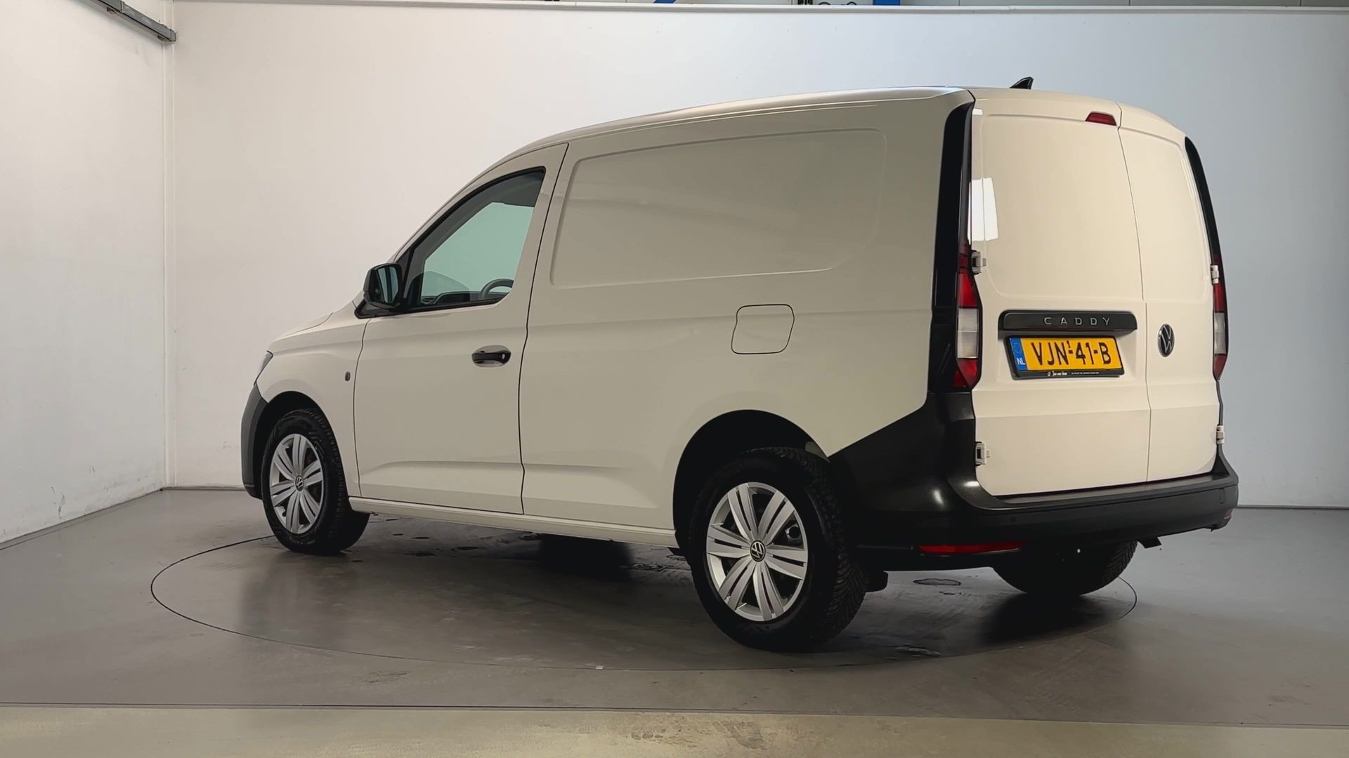 Foto van Volkswagen Caddy Modified Partition Wall