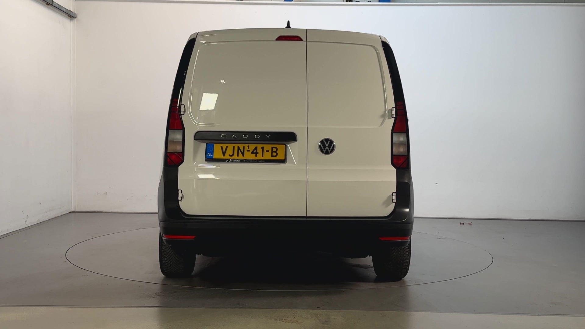 Foto van Volkswagen Caddy Modified Partition Wall