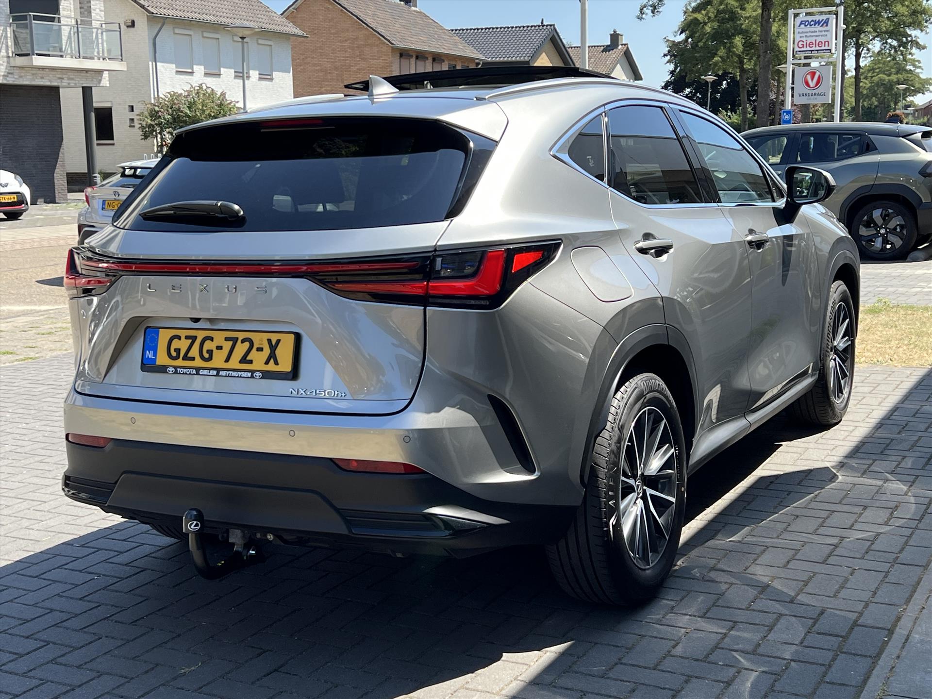 Foto van Lexus Lexus Nx450h+