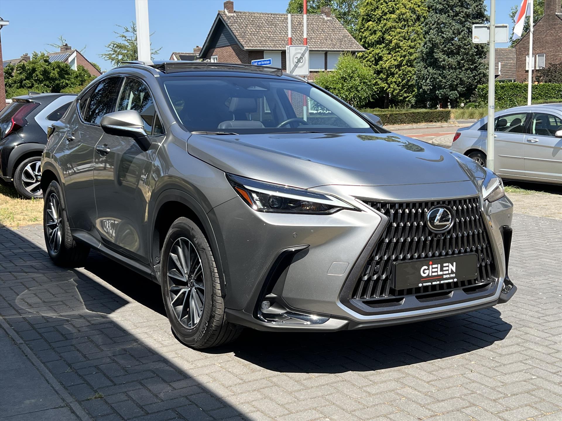 Foto van Lexus Lexus Nx450h+