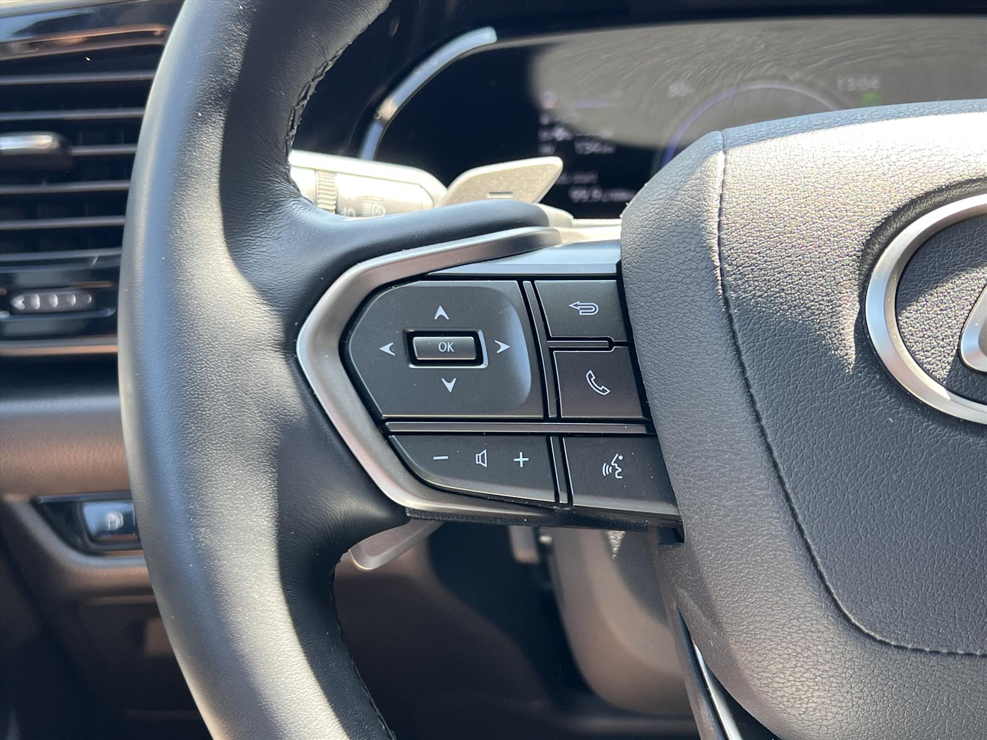 Foto van Lexus Lexus Nx450h+
