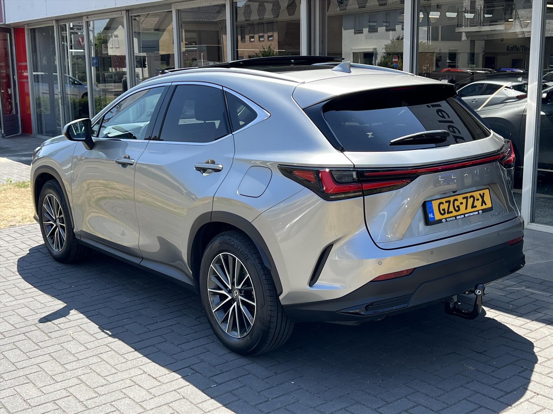 Foto van Lexus Lexus Nx450h+