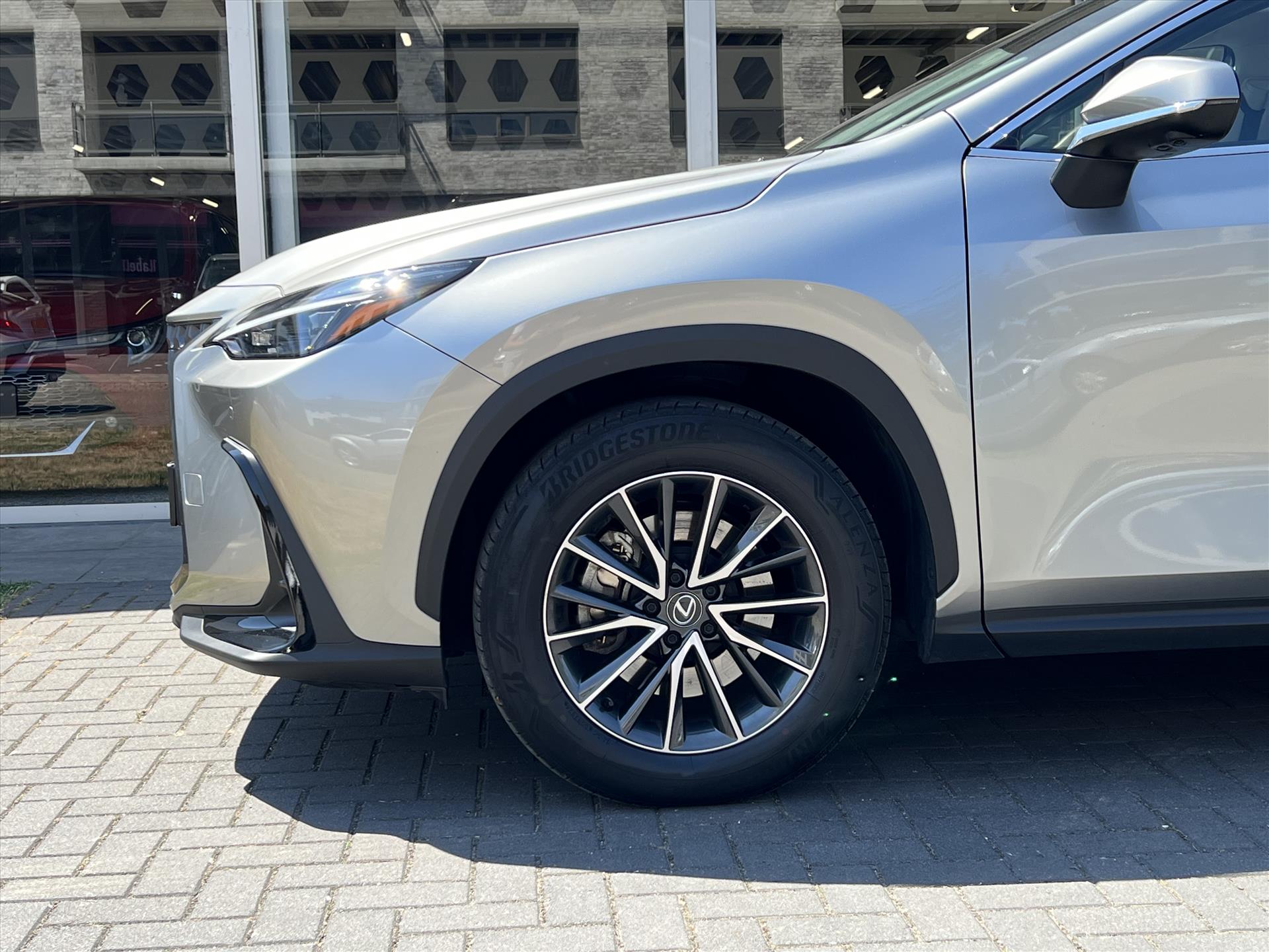 Foto van Lexus Lexus Nx450h+