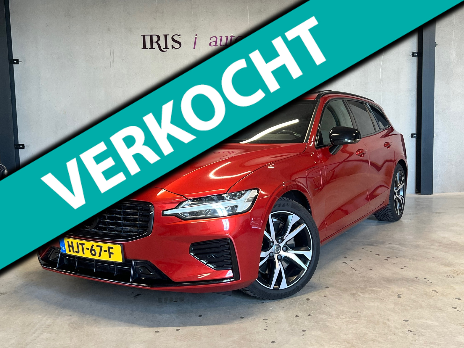 Volvo V60 T8 Twin Engine 2.0 T8 Twin Engine AWD R-Design - Pano - Camera - Carplay - Leder - El Kofferklep - Cr + Cl Control 2019 - voorkant