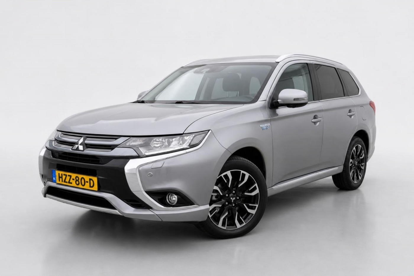 Mitsubishi Mitsubishi Outlander 2.0 PHEV 4WD INTYLE+ | PREMIUM | 360° | PANO | LEDER 2018 - voorkant