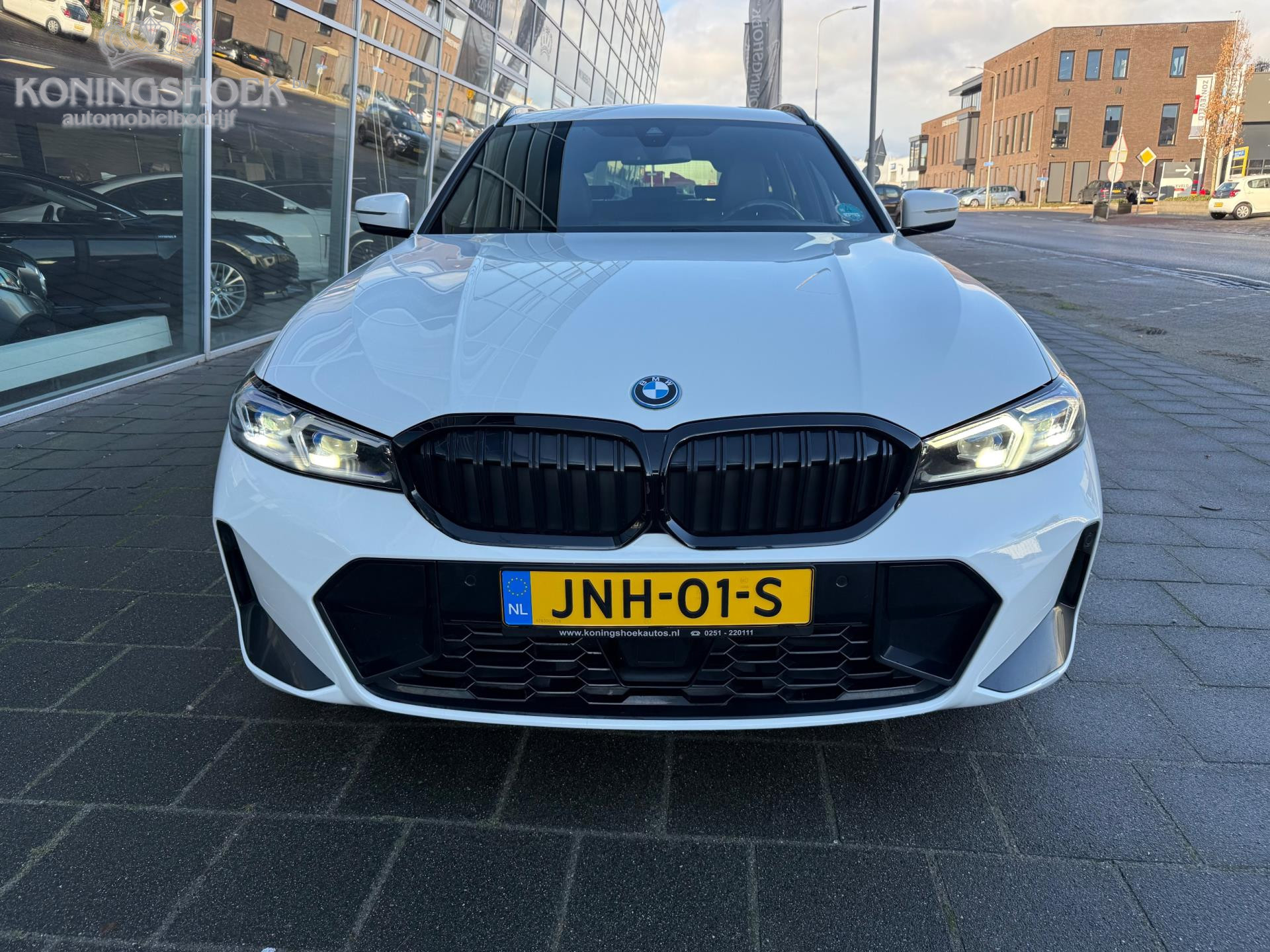 Foto van BMW 330e