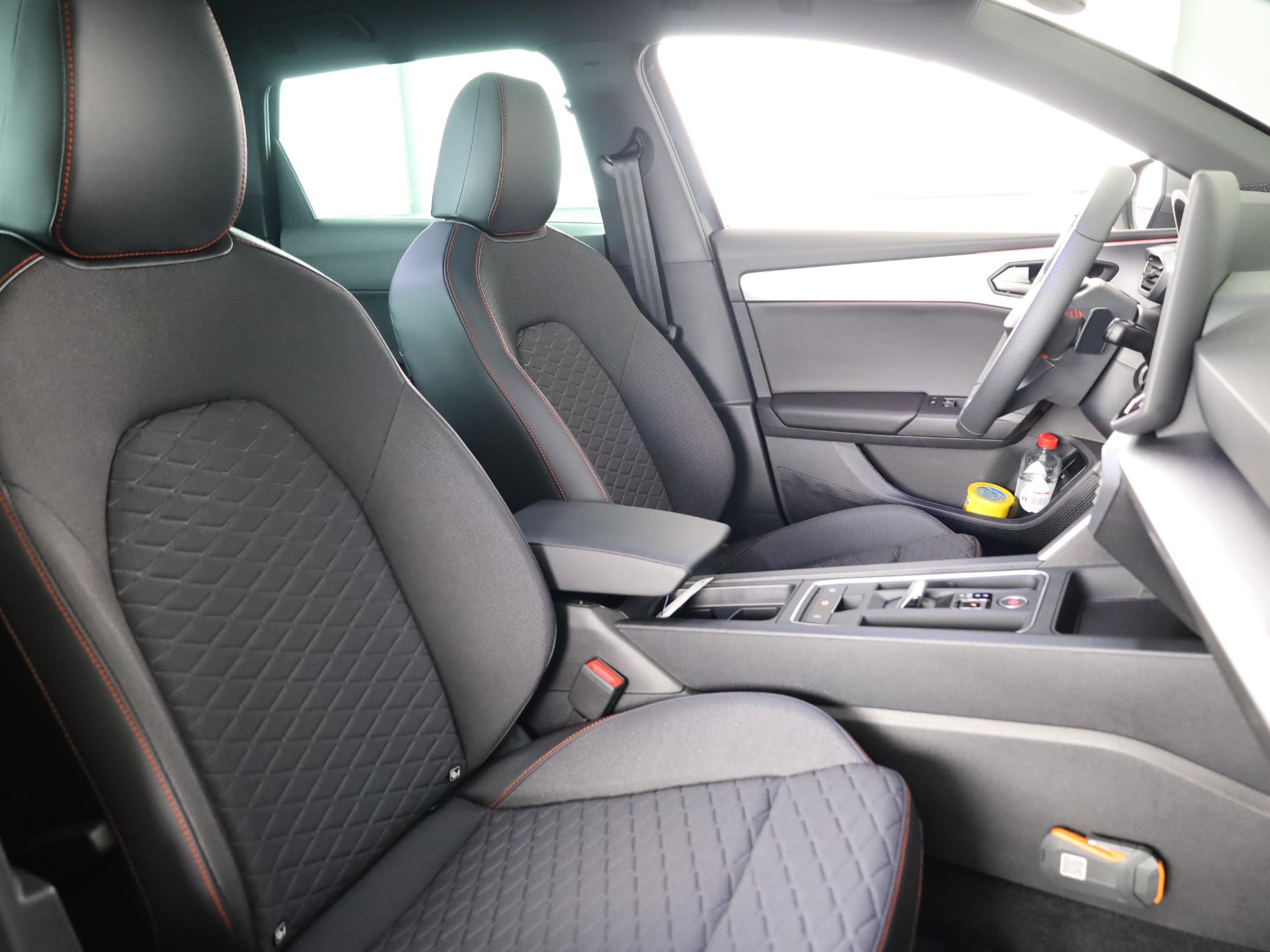 Foto van Seat Seat Leon SP E-hybrid150