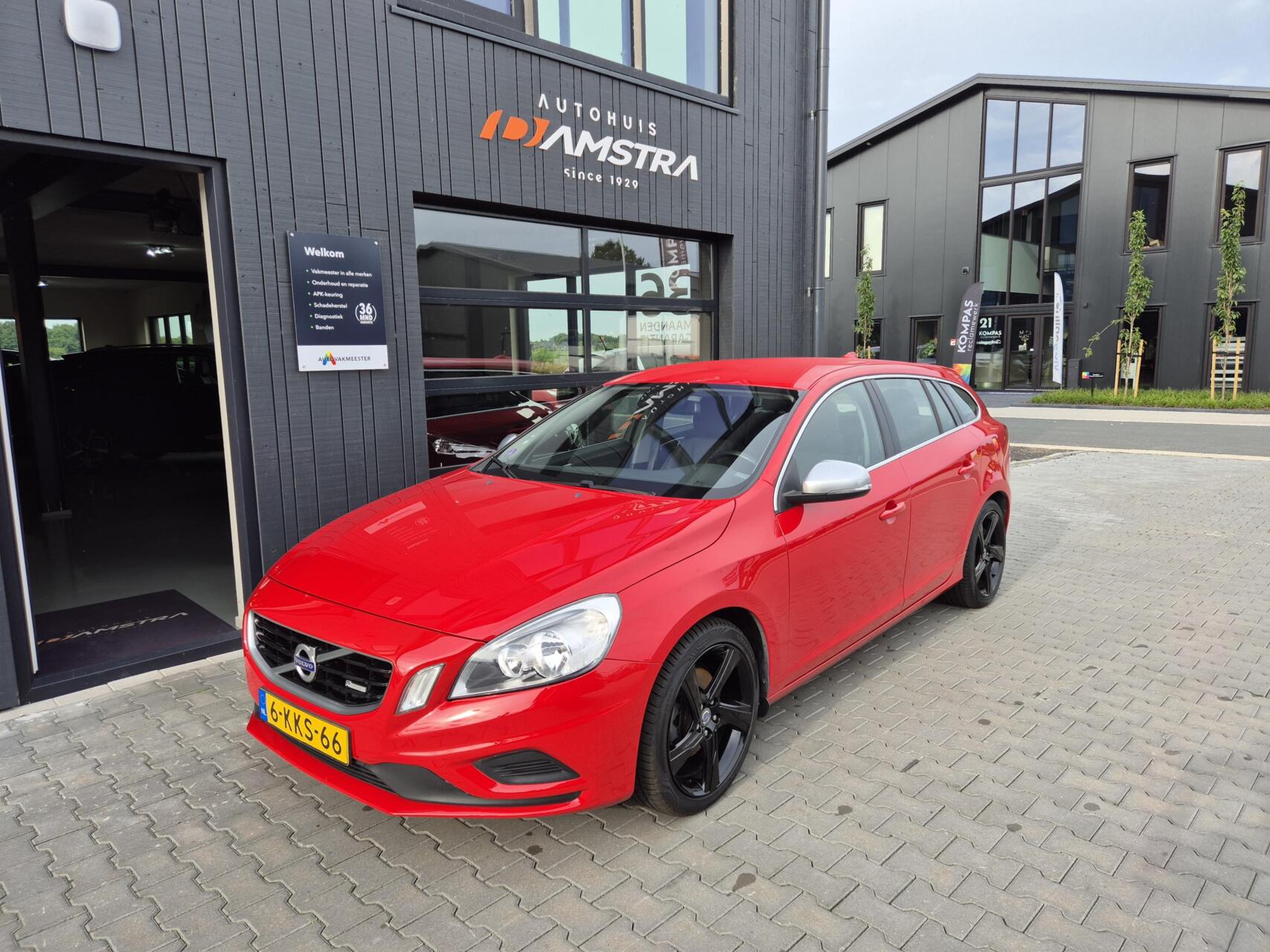 Volvo V60 1.6 T3 R-Design|Trekhaak|Navi|Airco|Cruise| 2013 - voorkant
