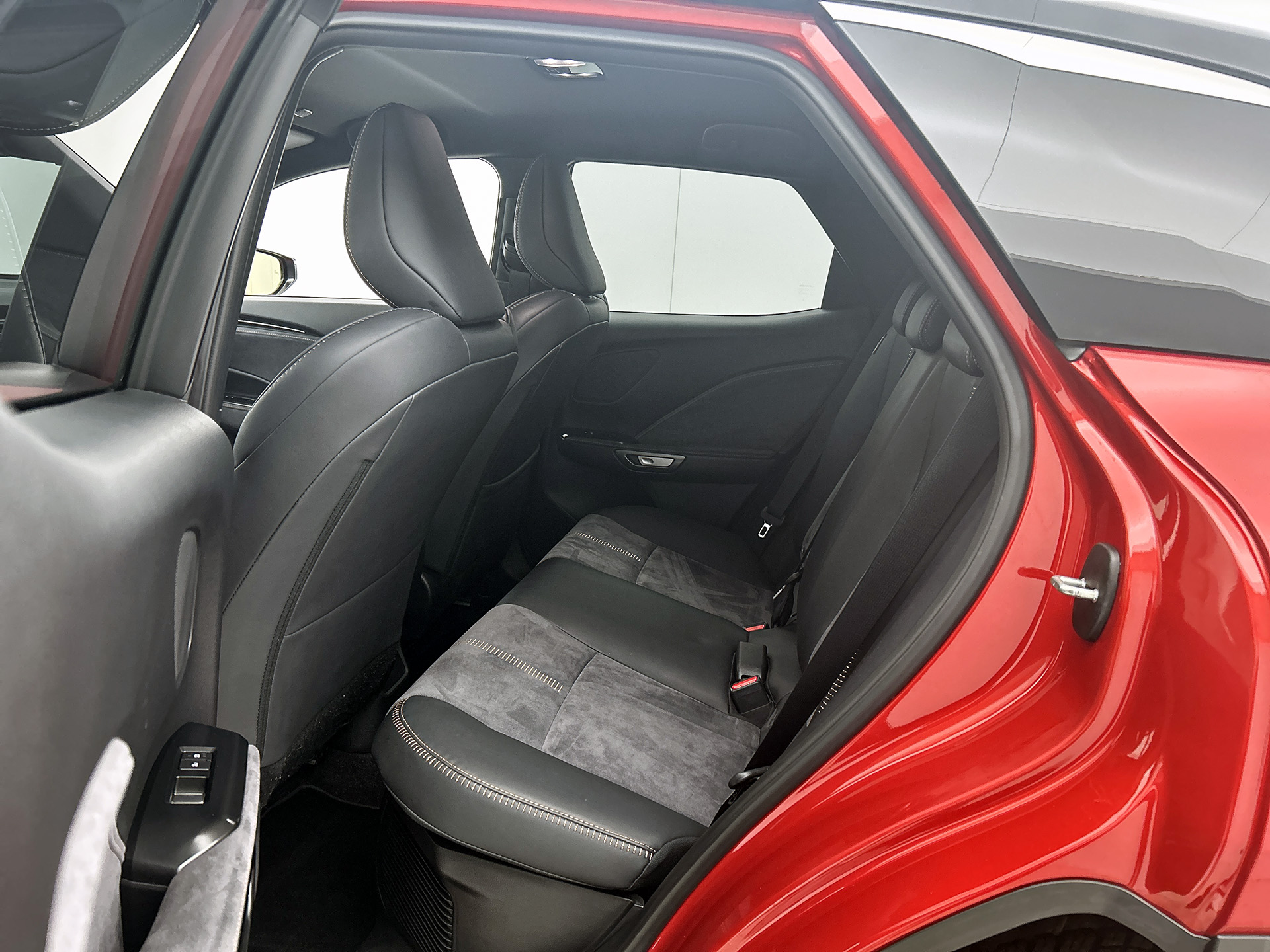 Foto van Lexus Lexus LBX
