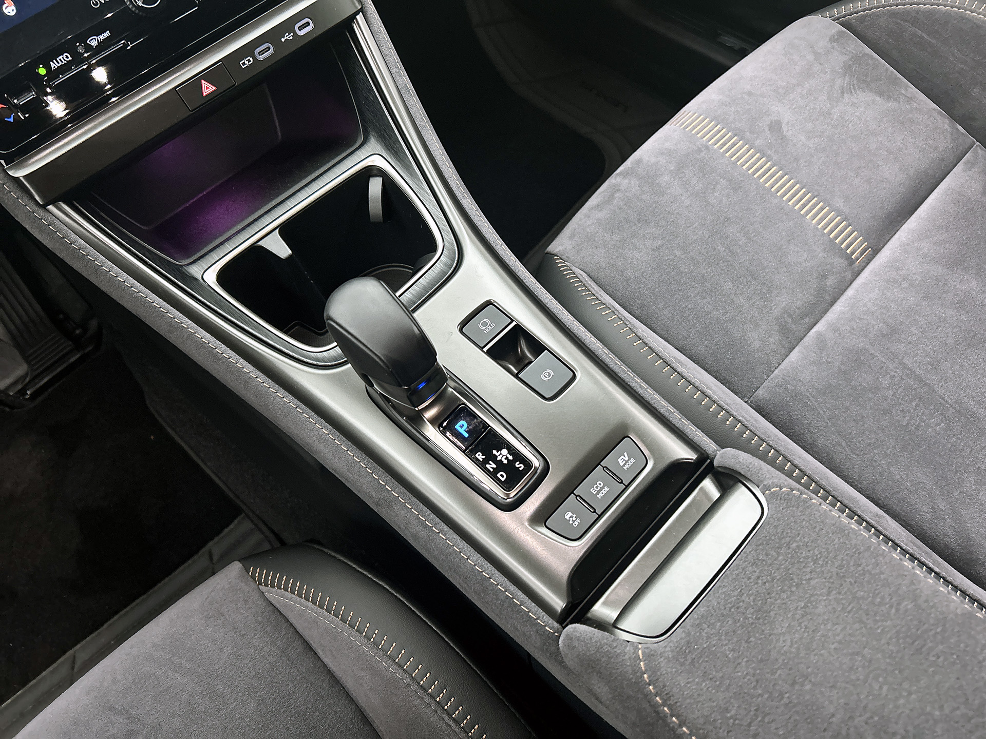 Foto van Lexus Lexus LBX