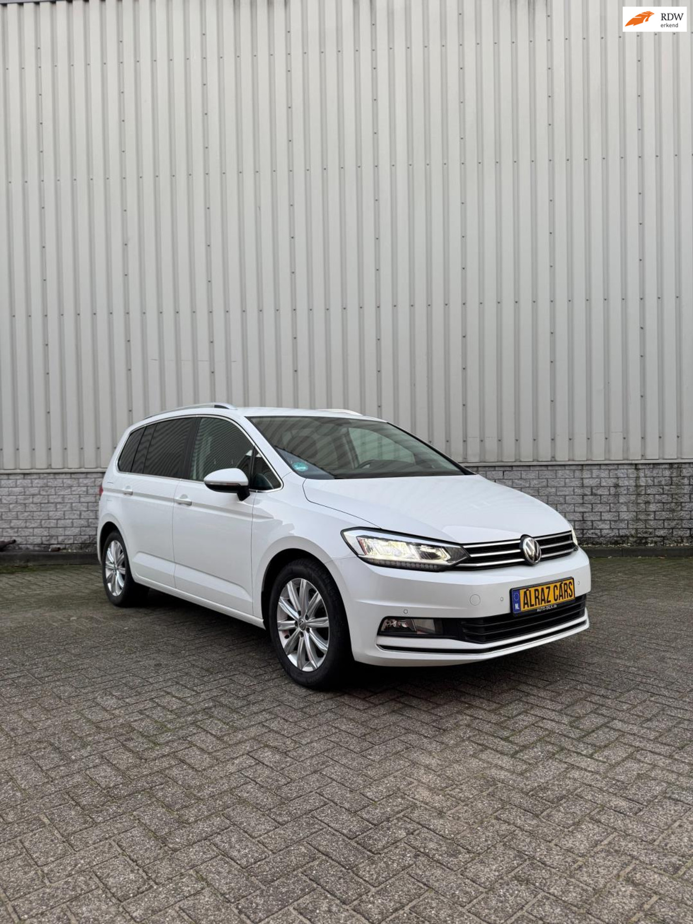 Volkswagen Touran 1.4 TSI Highline/LED/MASSAGE/TREKHAAK/VOLLE OPTIES 2017 - voorkant