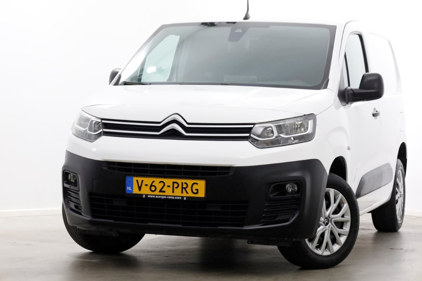 Citroën Berlingo 1.2 PureTech 110pk Benzine Airco/Navi/Camera/3Pers. 02-2021 2021 - voorkant