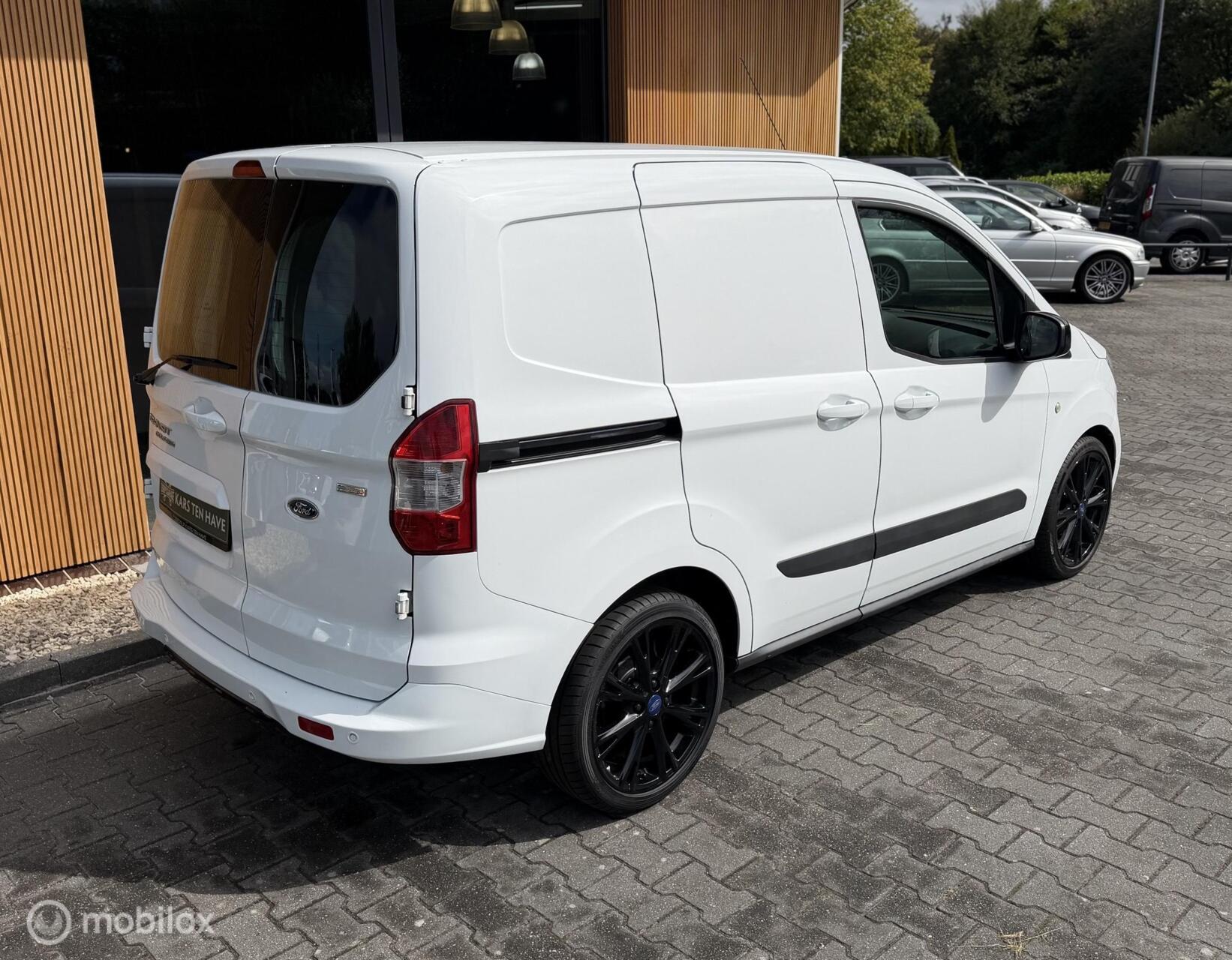 Foto van Ford Transit Courier