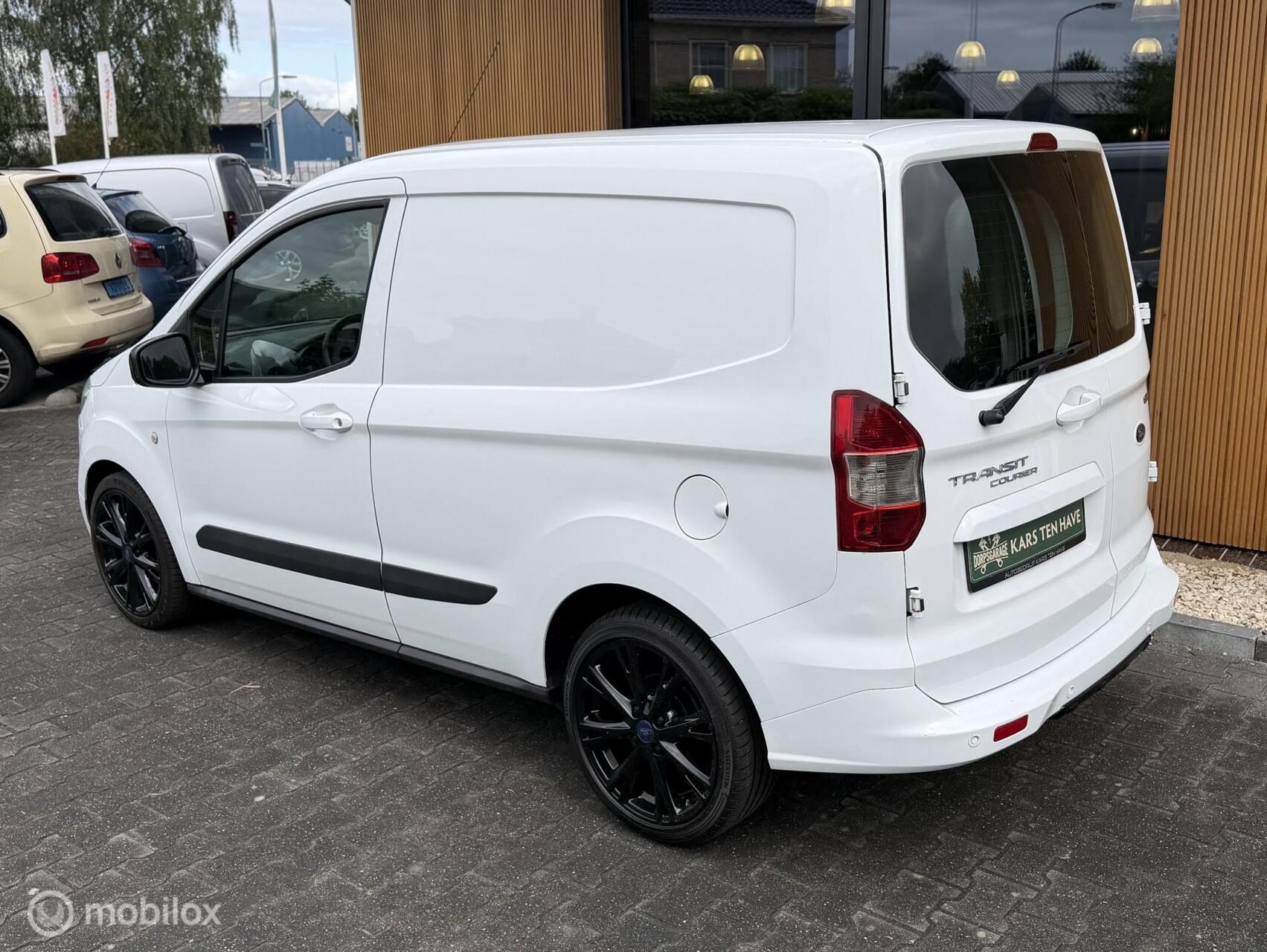 Foto van Ford Transit Courier
