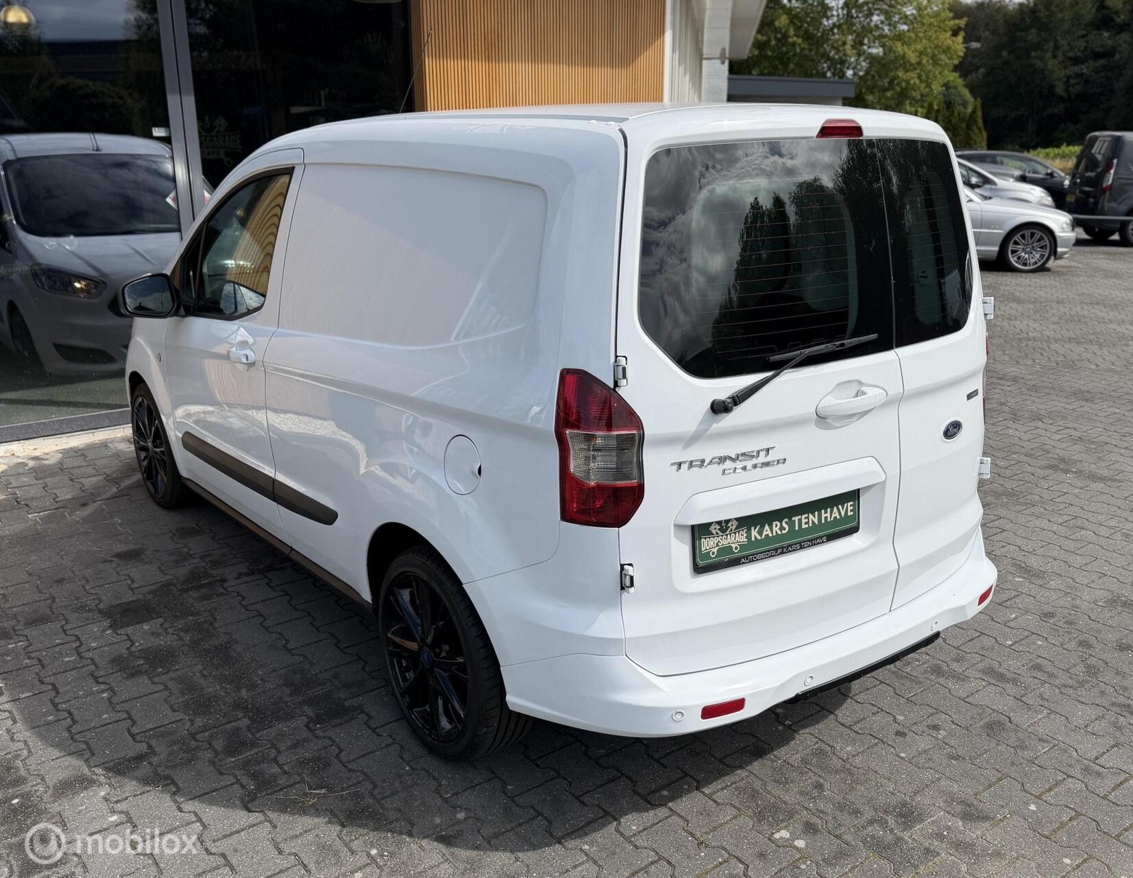 Foto van Ford Transit Courier
