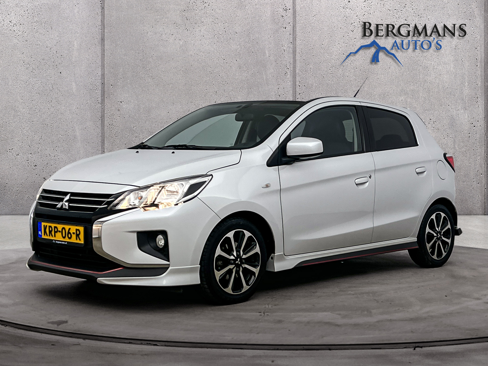 Mitsubishi Mitsubishi Space Star - 1.2 Instyle 2021 - voorkant
