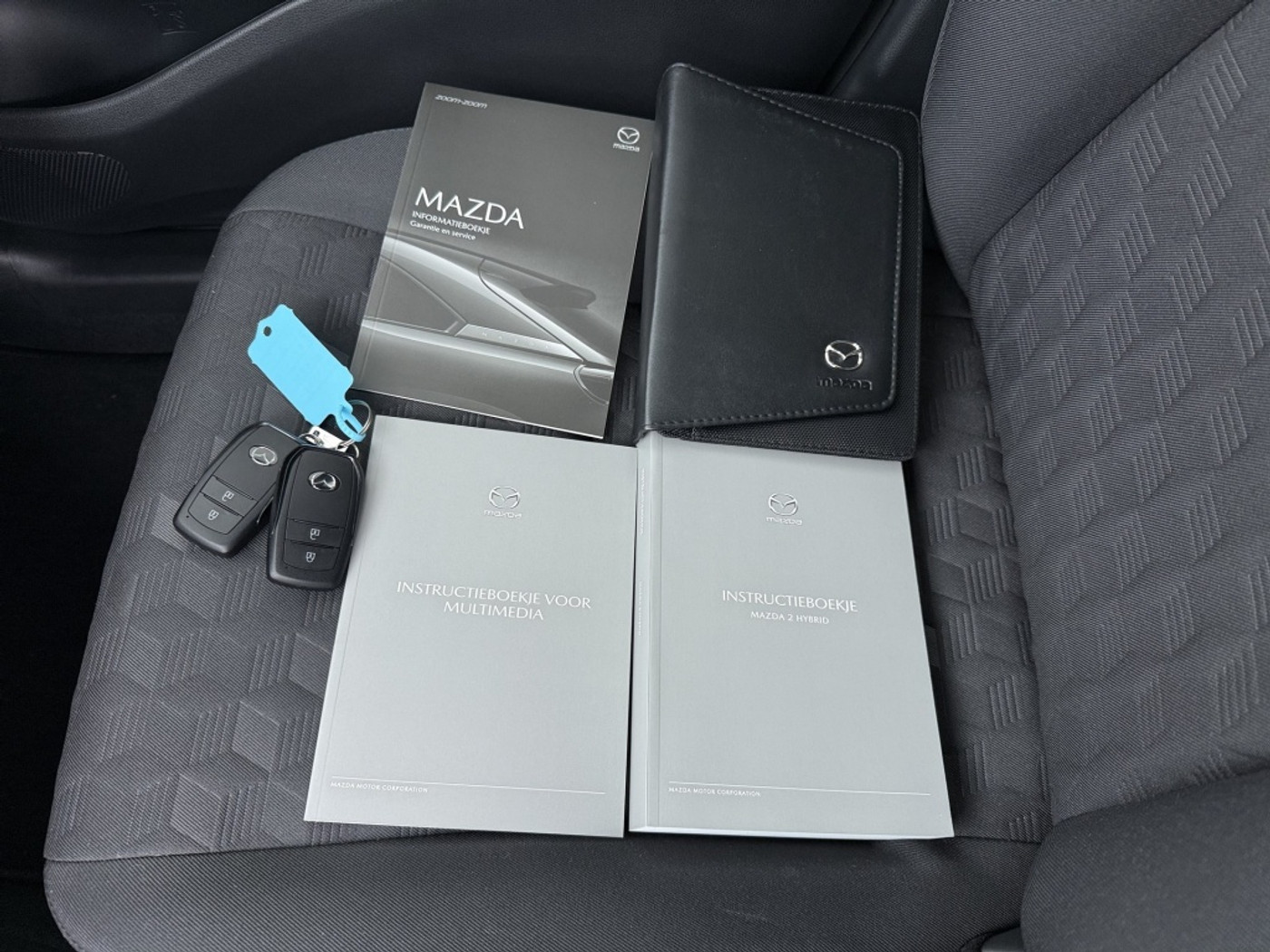 Foto van Mazda 2 Hybrid