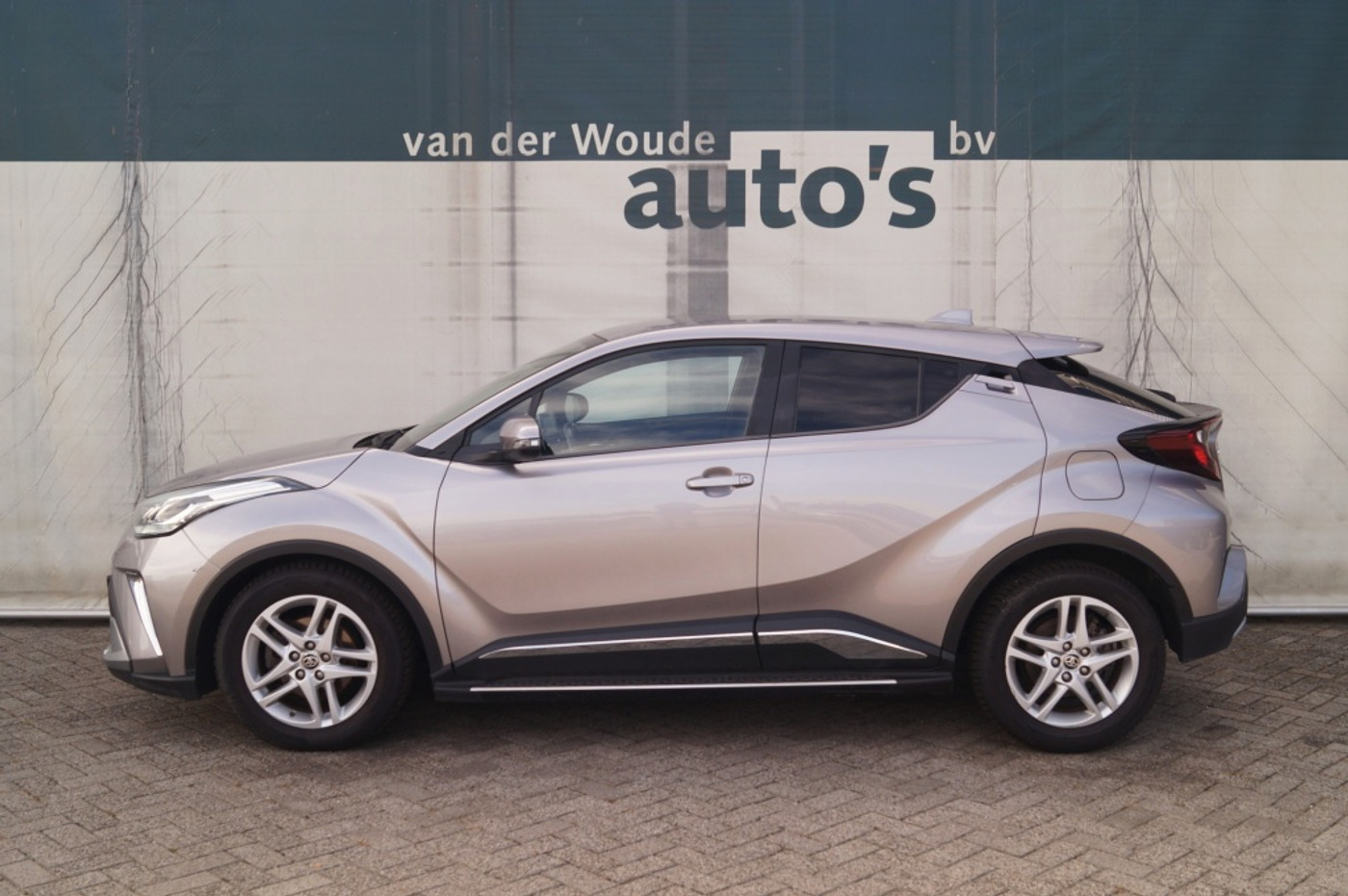 Toyota Toyota C-hr 1.8 Hybrid Dynamic Edition -LEER-NAVI-CAM-ECC- 2021 - voorkant