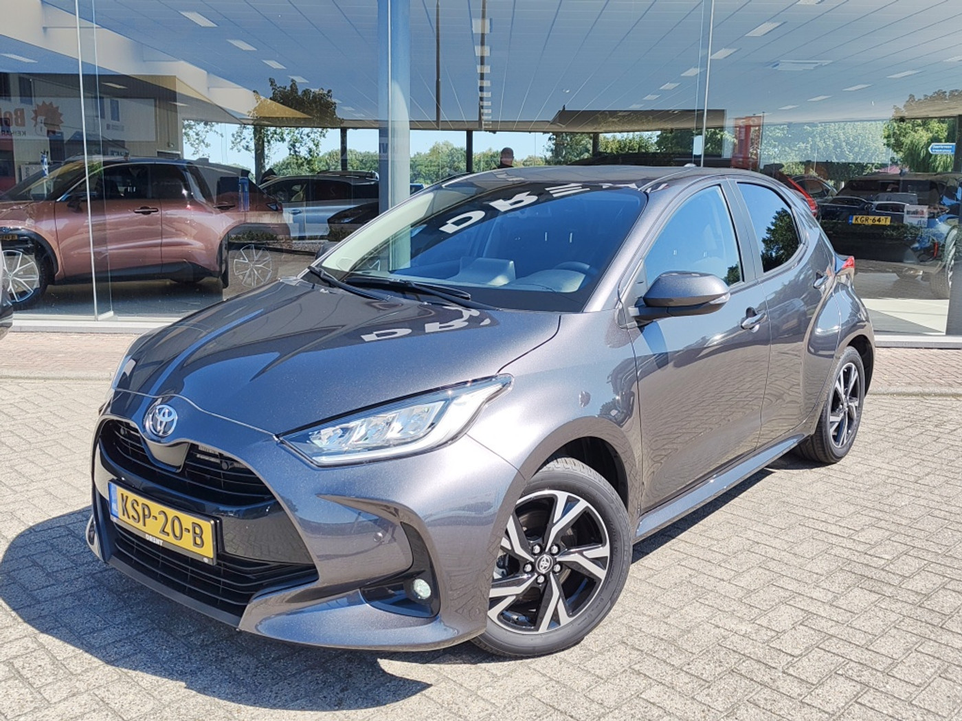 Toyota Yaris 1.5 Hybrid 115 Dynamic | Sensoren v/a | Stuur & Stoelverwarming 2024 - voorkant