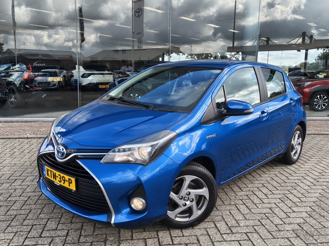 Toyota Yaris 1.5 Full Hybrid Dynamic | Cruise Control | Keyless Entry & Start | Airco 2014 - voorkant