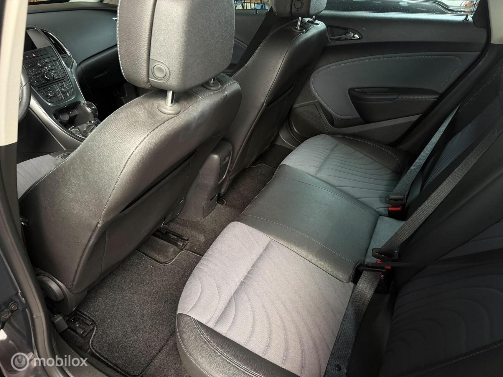 Foto van Opel Astra Notchback