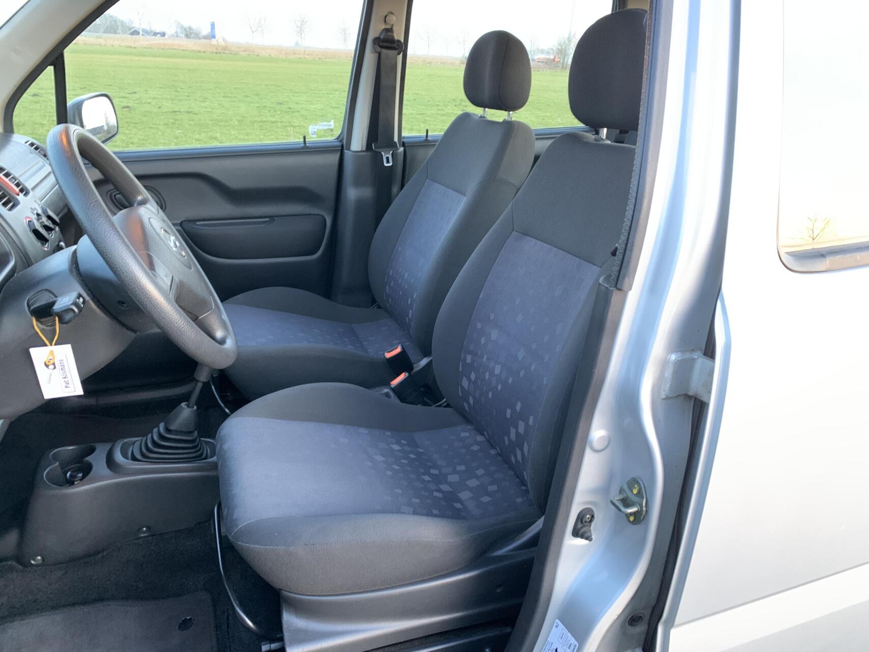 Foto van Opel Agila