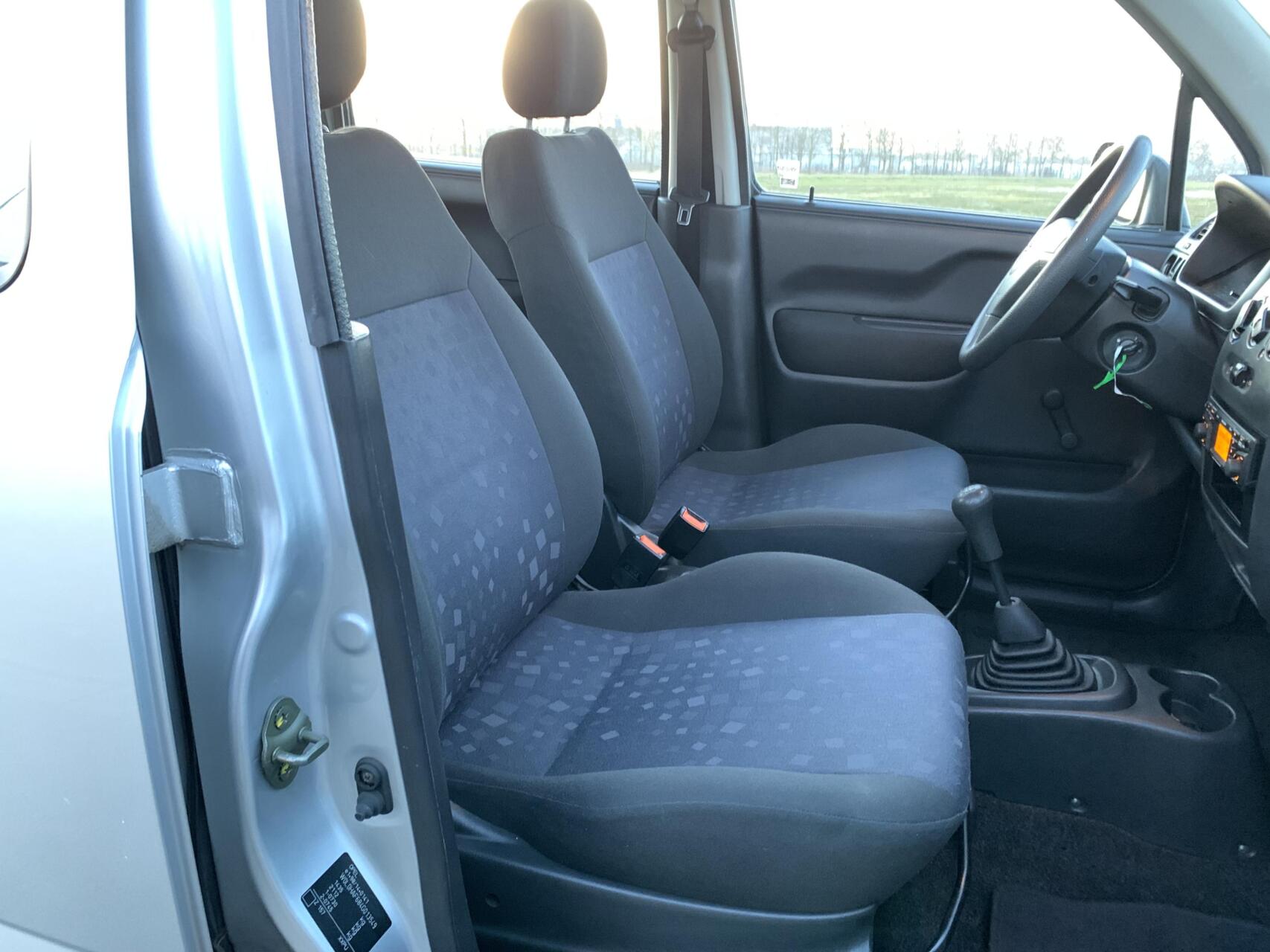 Foto van Opel Agila