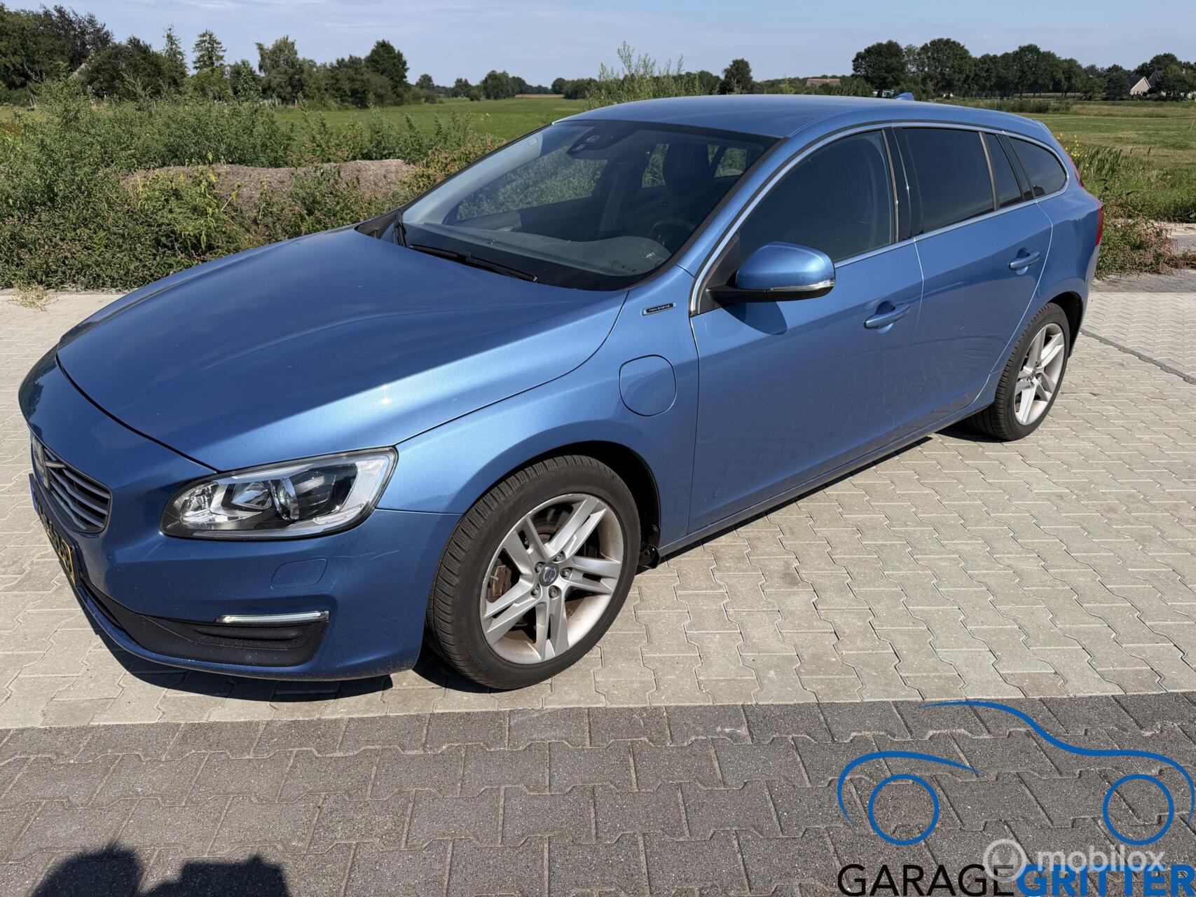 Volvo V60 Twin Engine 2.4 D6 Twin Engine R-Design 2015 - voorkant