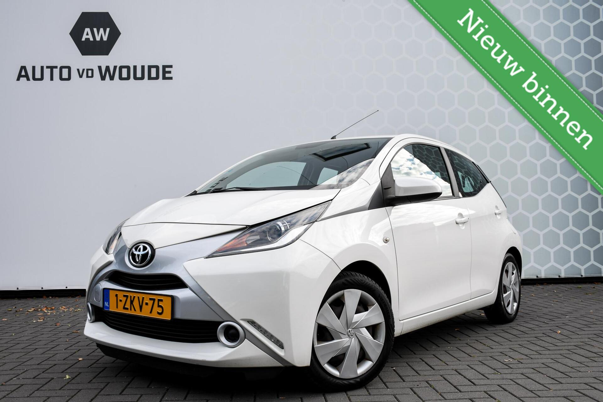 Toyota Toyota Aygo 1.0 VVT-i x-play camera Airco centrale vergrendeling 2015 - voorkant