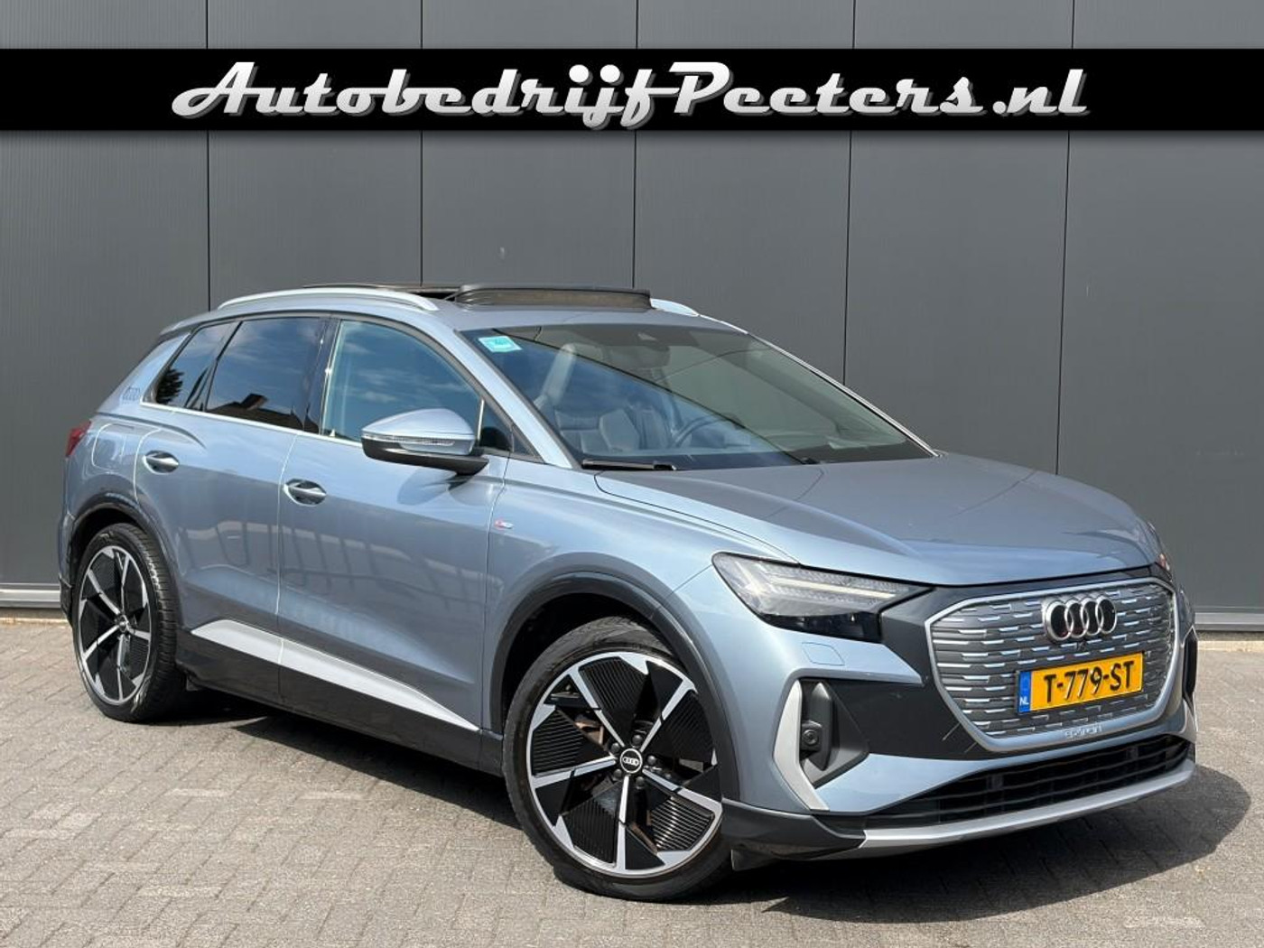 Audi Q4 40 E-tron 40 S-line 77kWh Pano Matrix Leder HUD ACC Sonos 21inch Trekhaak 2021 - voorkant