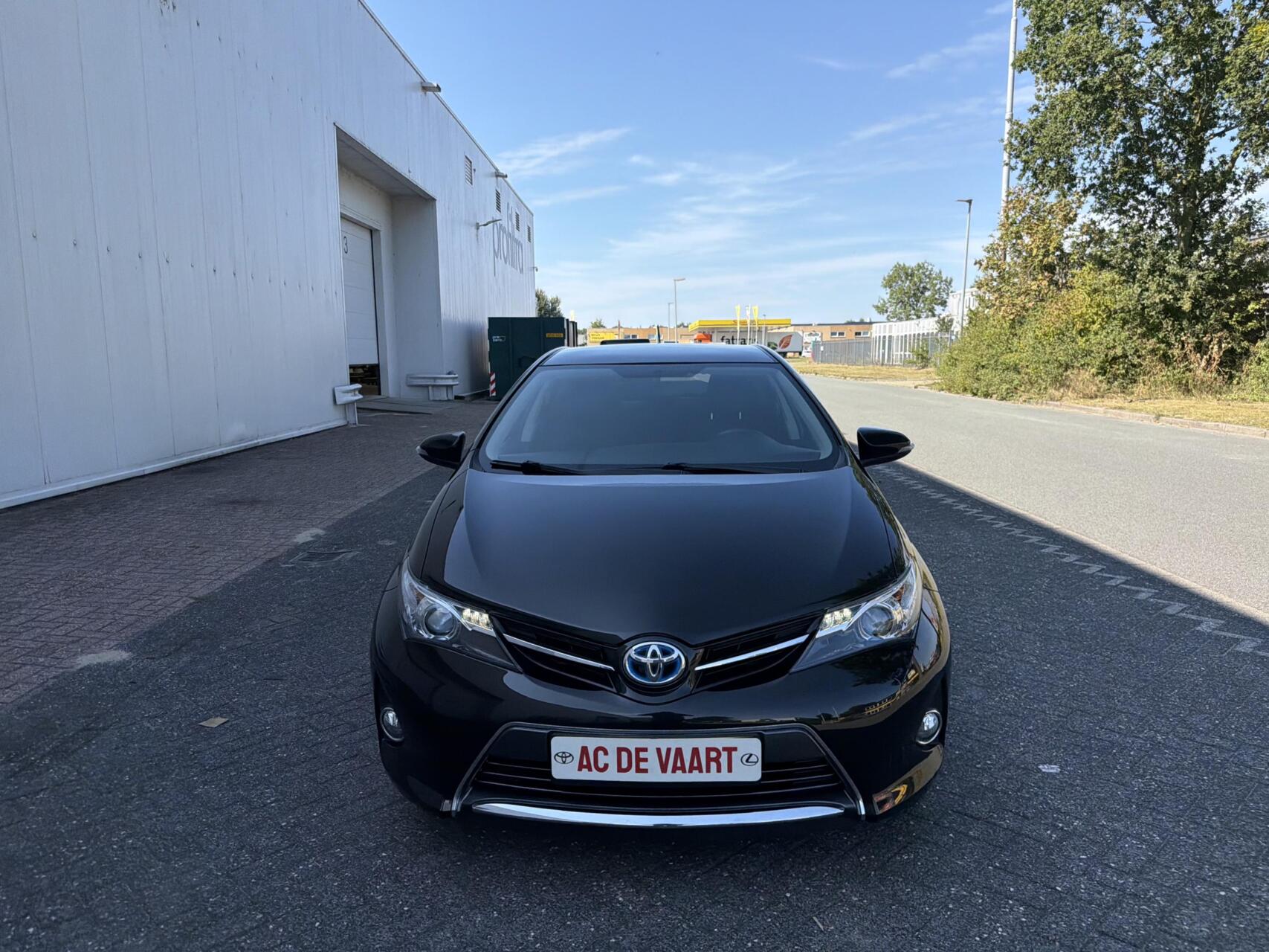 Toyota Toyota Auris 1.8 Hybrid Lease - NAVI/PANODAK/CAMERA/NAP 2013 - voorkant