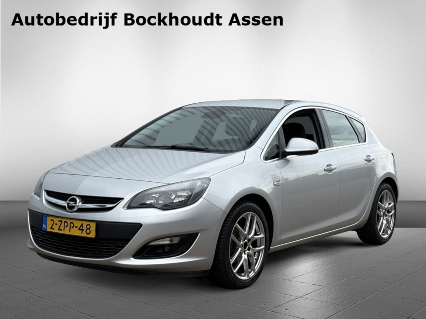 Opel Astra 1.4 Turbo Edition 2015 - voorkant