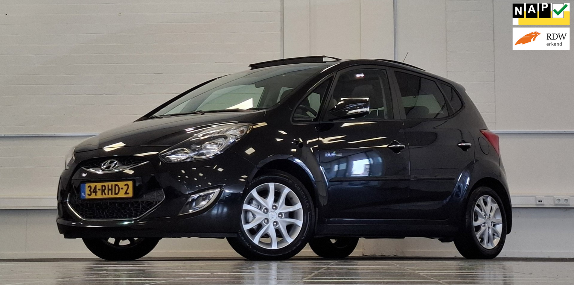 Hyundai Ix20 1.6i i-Catcher Leder Trekhaak Navi Schuif/kanteldak Mooi! 2011 - voorkant