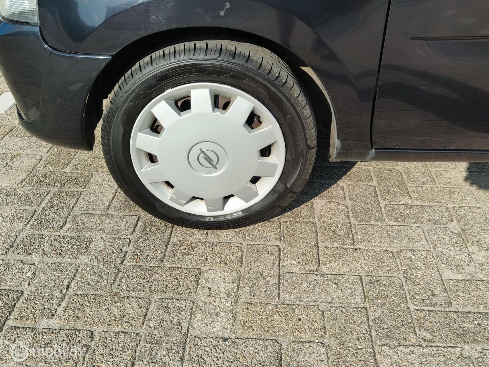 Foto van Opel Agila