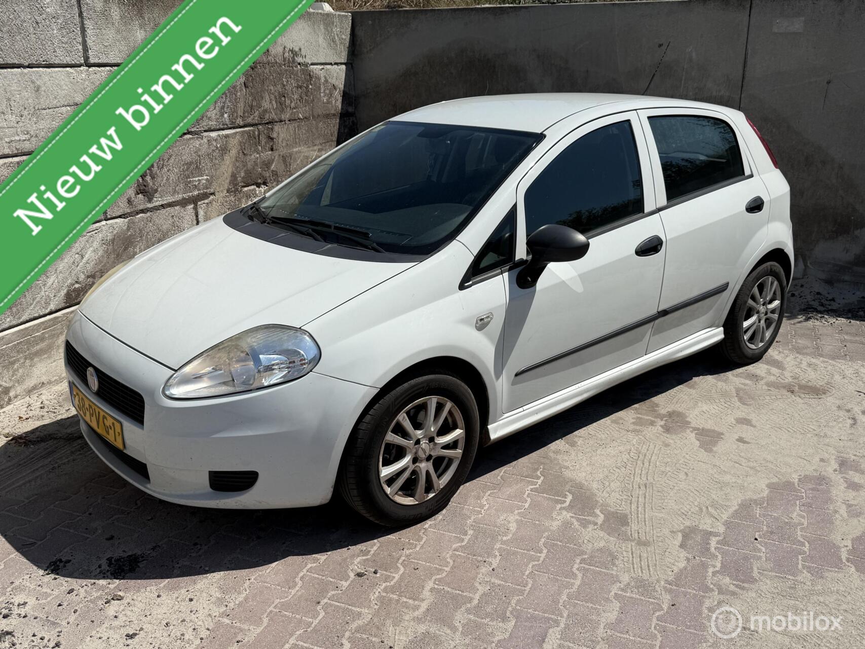 Fiat Fiat Punto 49C 2011 - voorkant