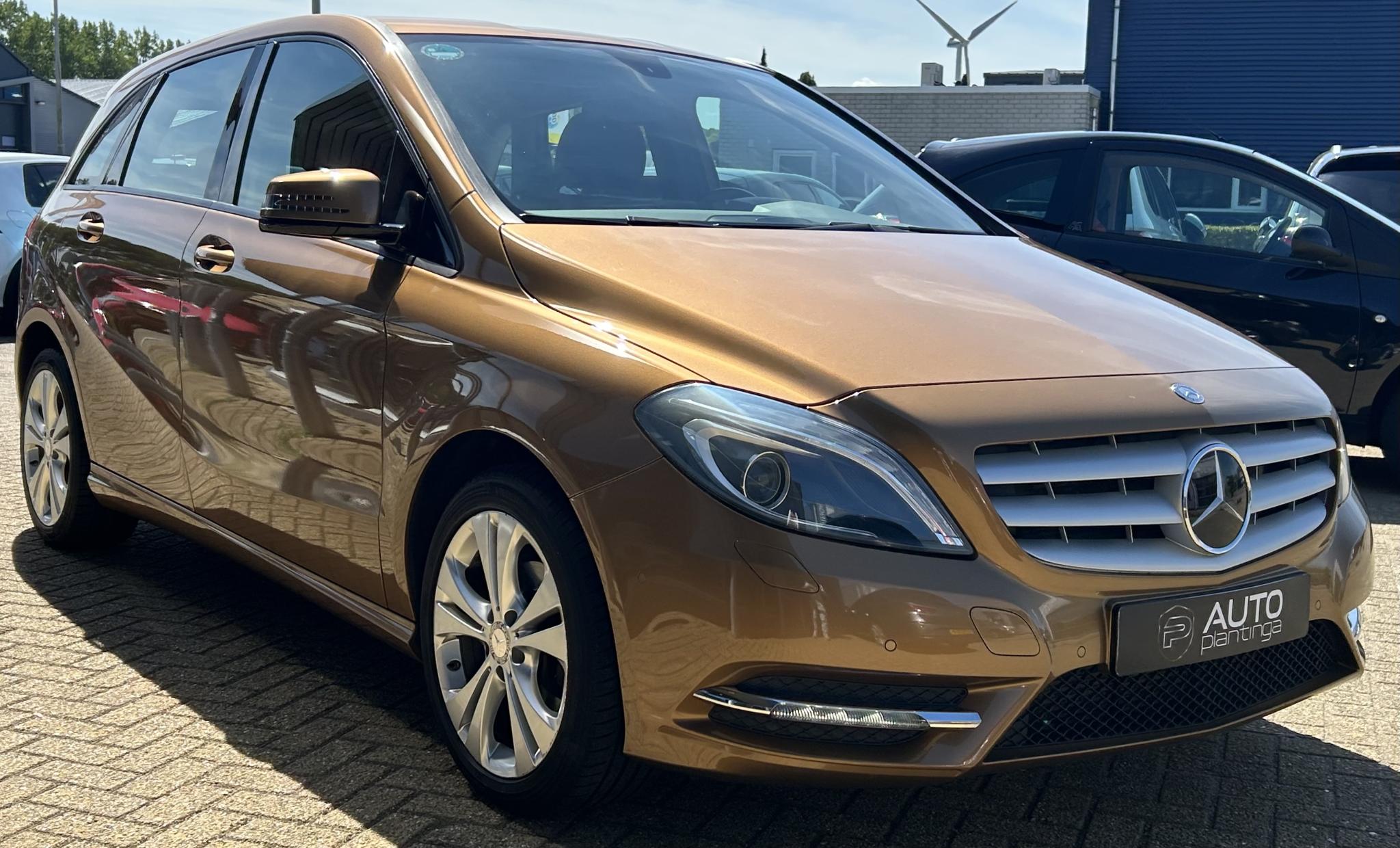 Foto van Mercedes-Benz B 180