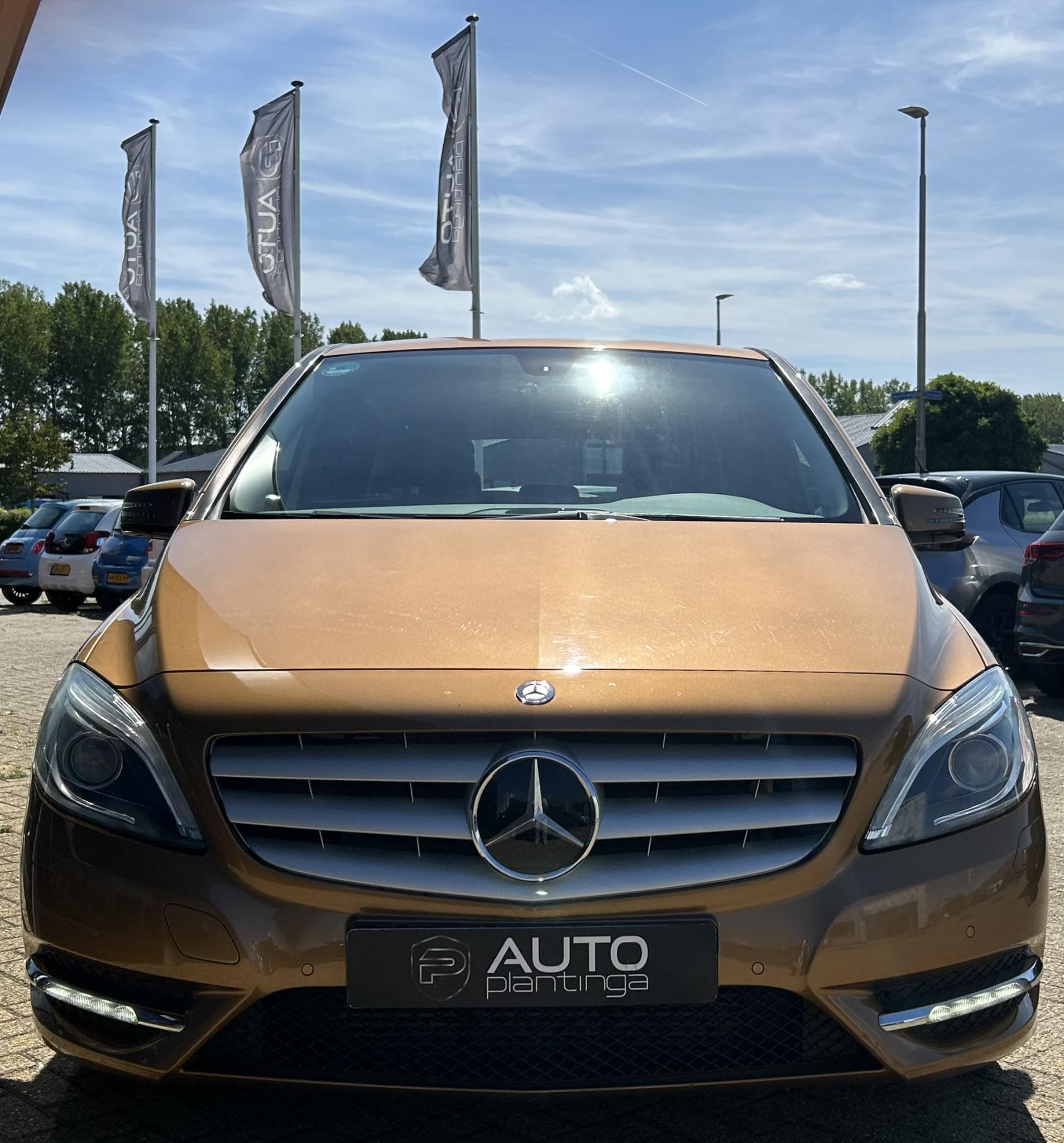 Foto van Mercedes-Benz B 180