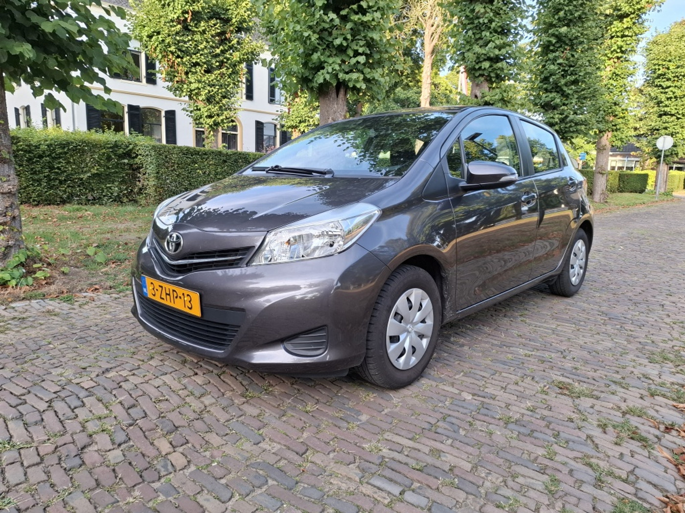 Toyota Toyota Yaris 1.0 VVT-i Now 2015 - voorkant