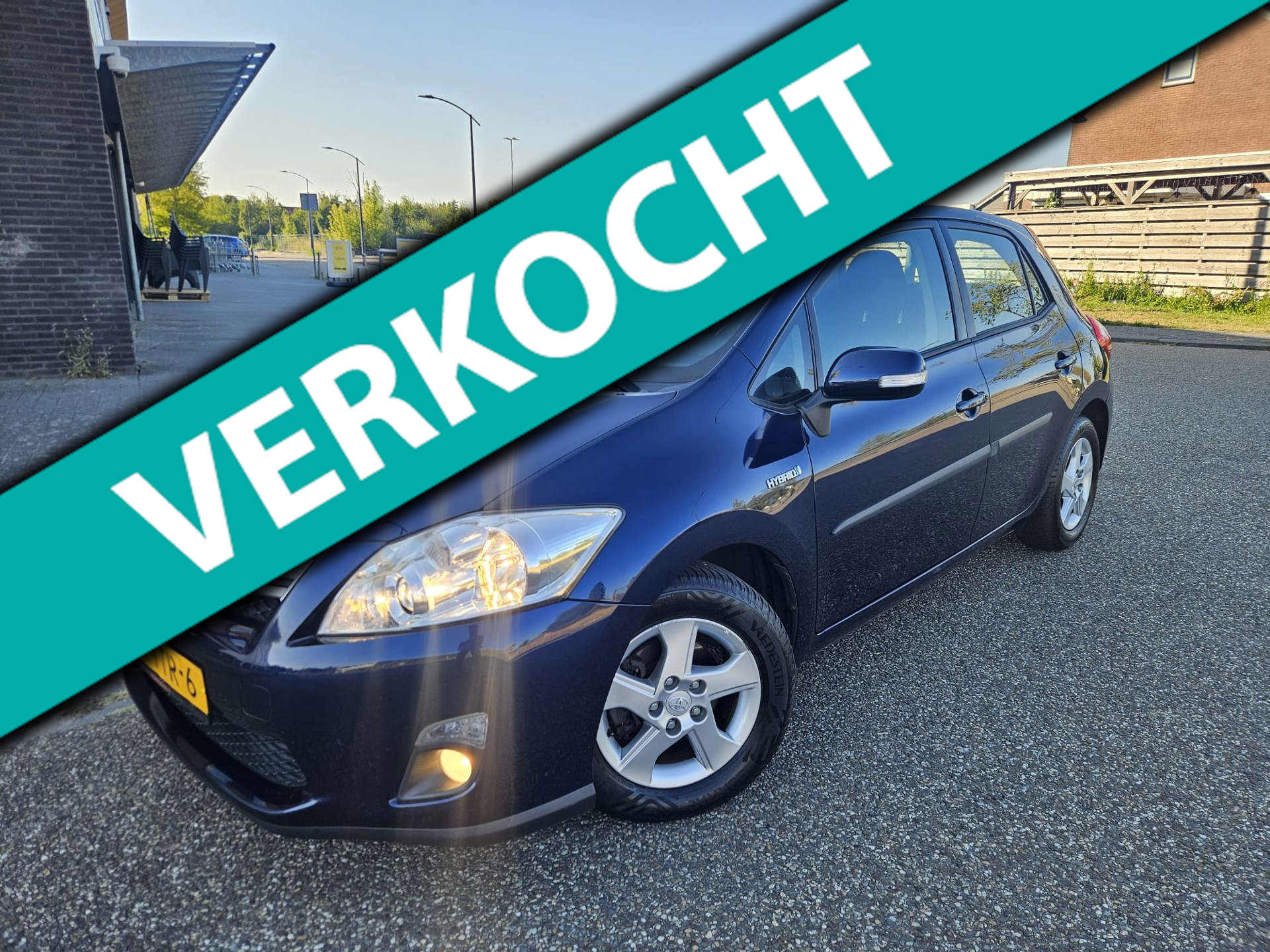 Toyota Toyota Auris 1.8 Full Hybrid Aspiration GARANTIE 2012 - voorkant