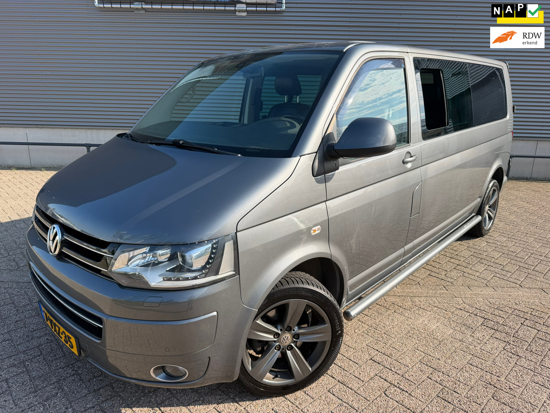 Volkswagen Transporter 2.0 TDI L2H1 Com. DC 2012 - voorkant