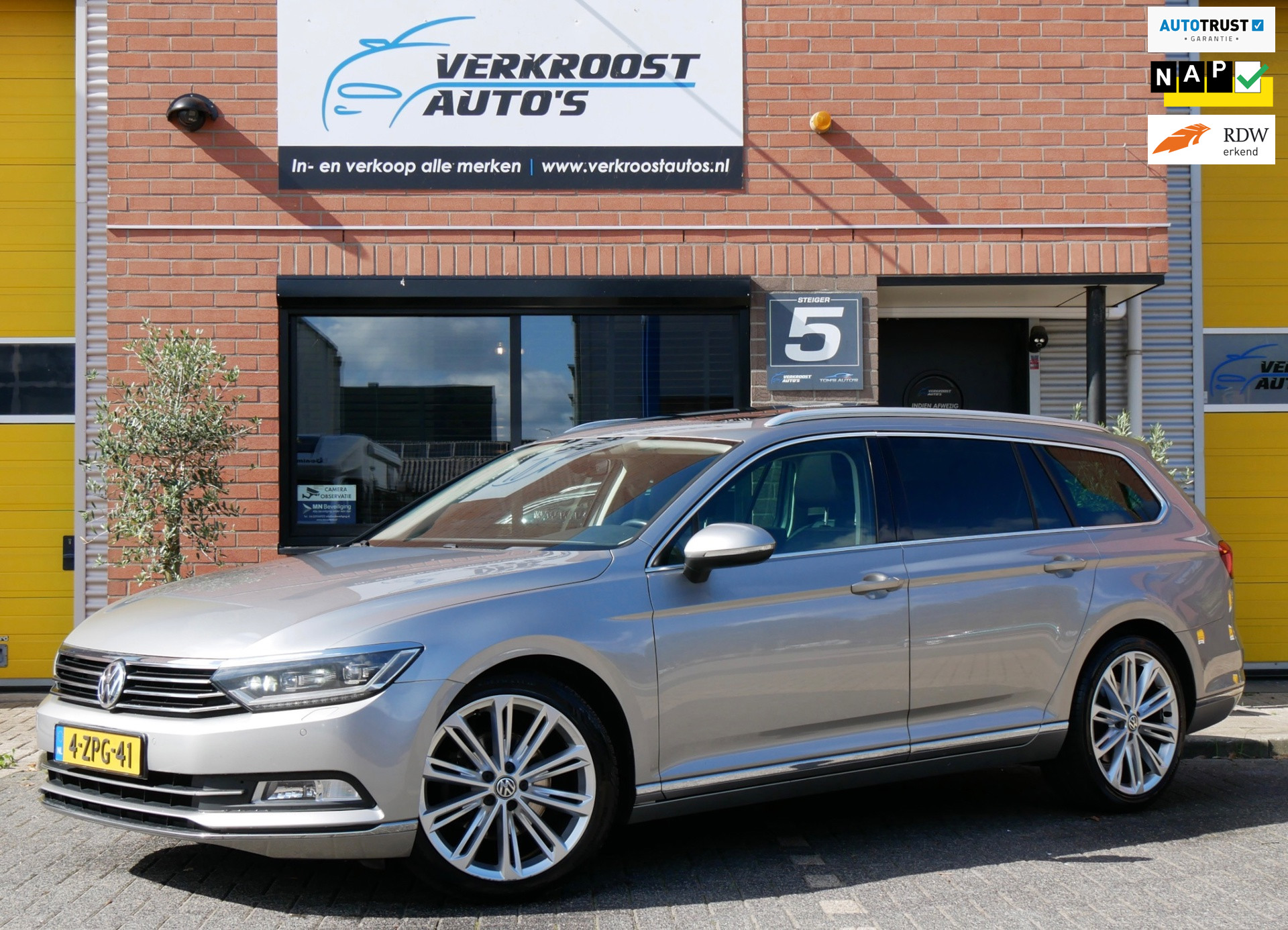 Volkswagen Passat 1.4 TSI ACT Highline. pano. navi. trekhaak. leder/alcantara 2015 - voorkant