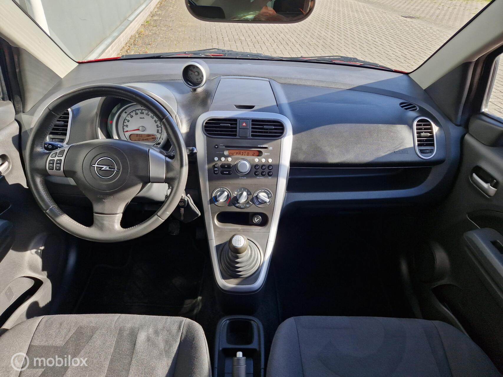 Foto van Opel Agila