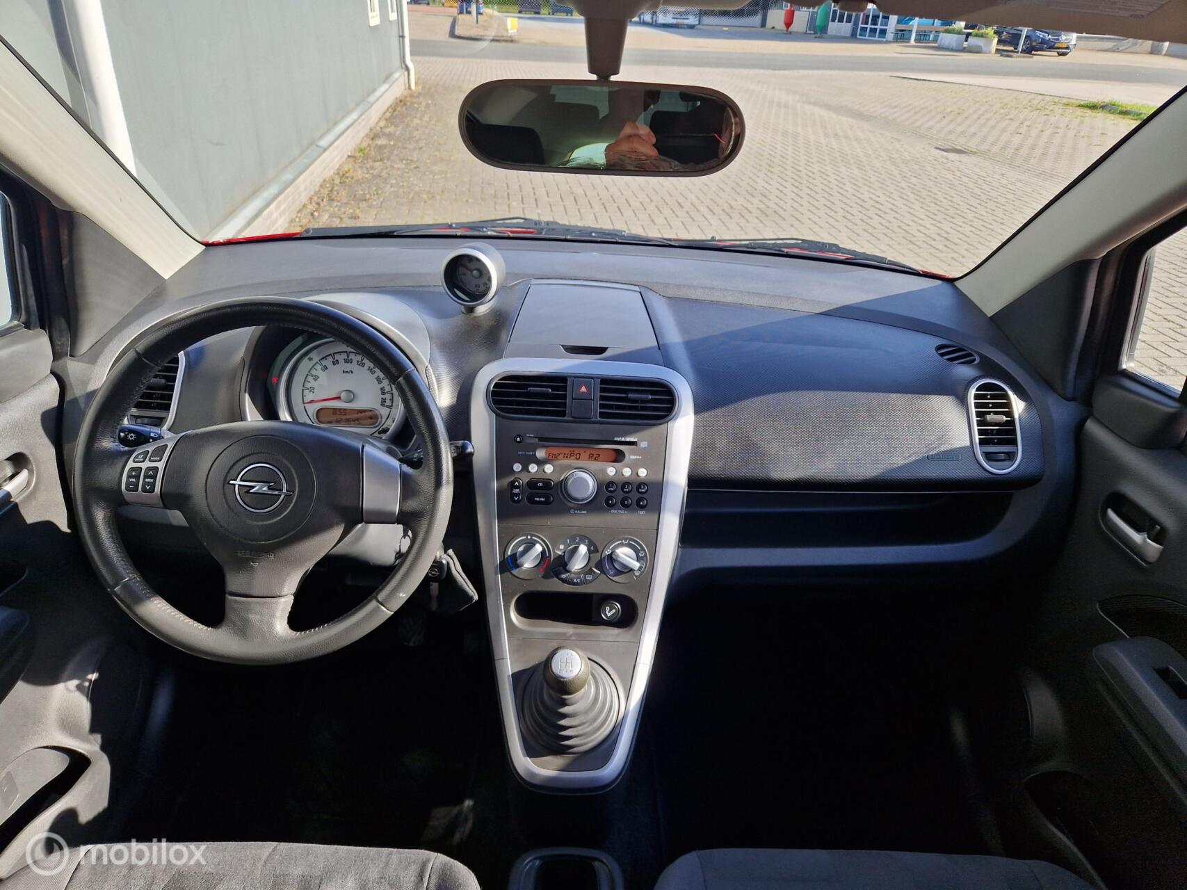 Foto van Opel Agila