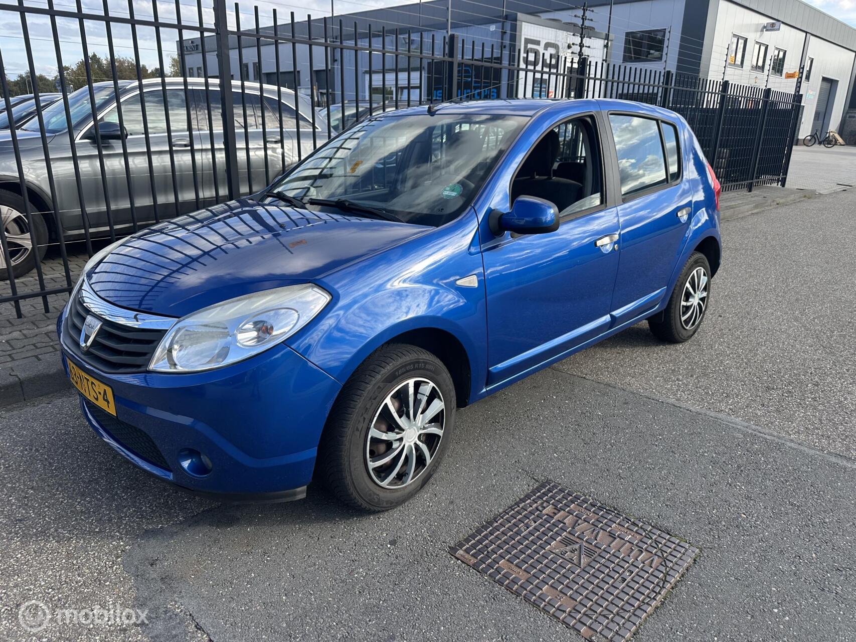 Dacia Sandero 1.2 airco 2010 - voorkant