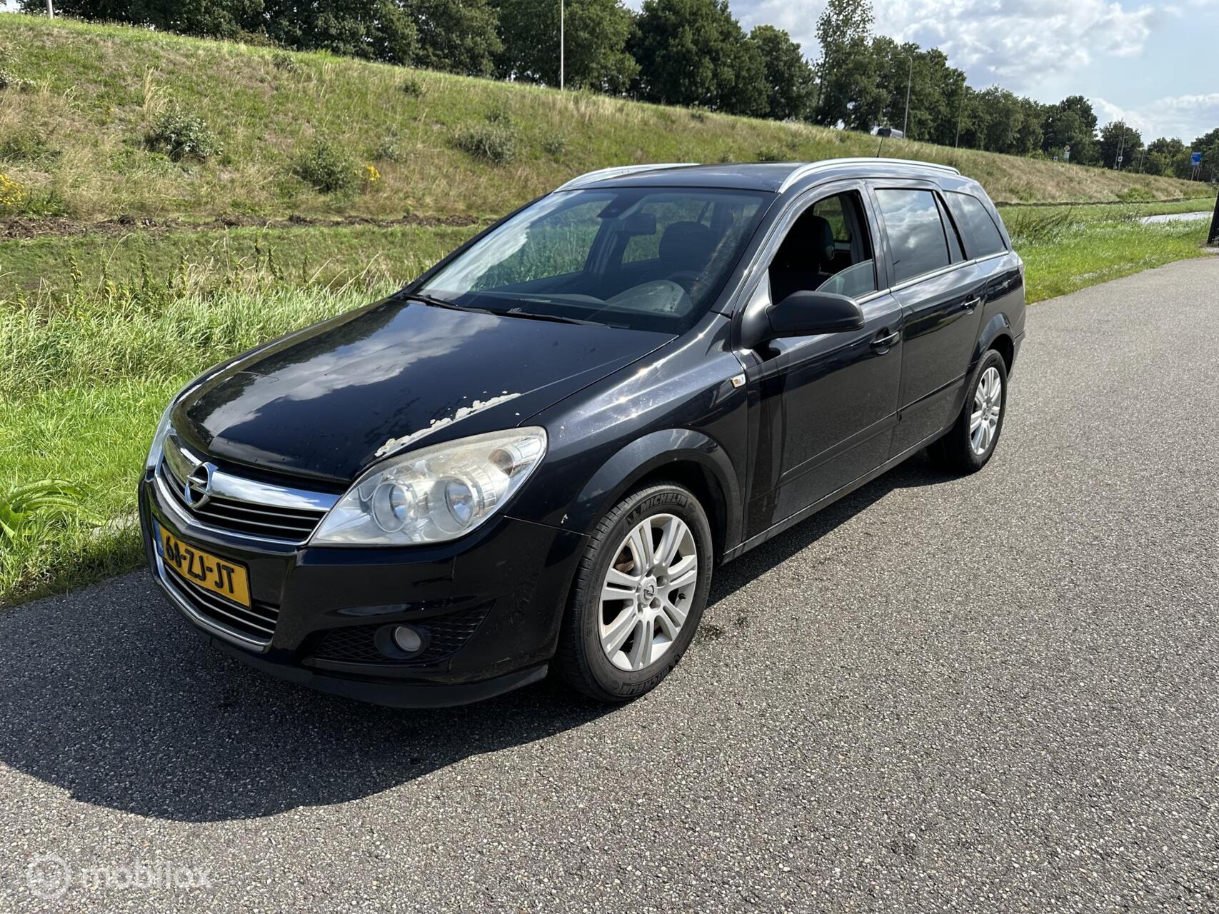 Opel Astra Station Wagon 1.7 CDTi Executive 2008 - voorkant