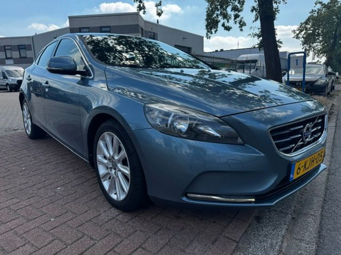 Volvo V40 1.6 D2 Momentum 2013 - voorkant