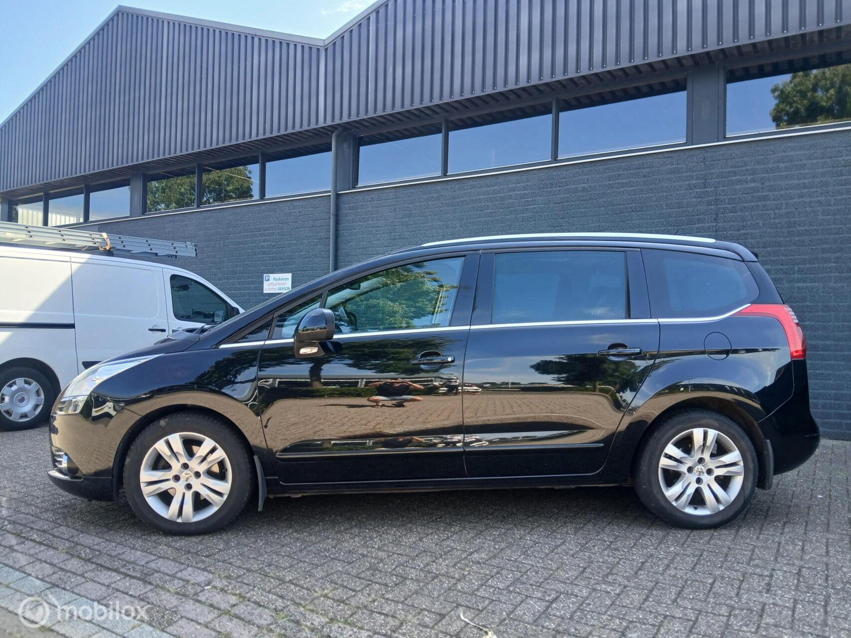 Foto van Peugeot 5008